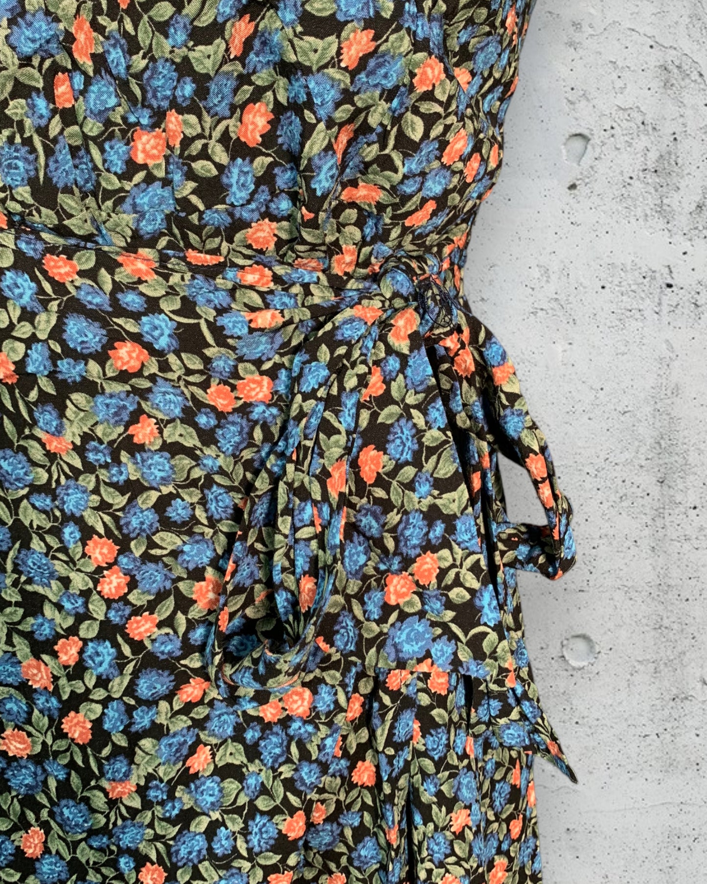 Robe C'Flo ( L / 40 / 12 // XL / 42 / 14 )