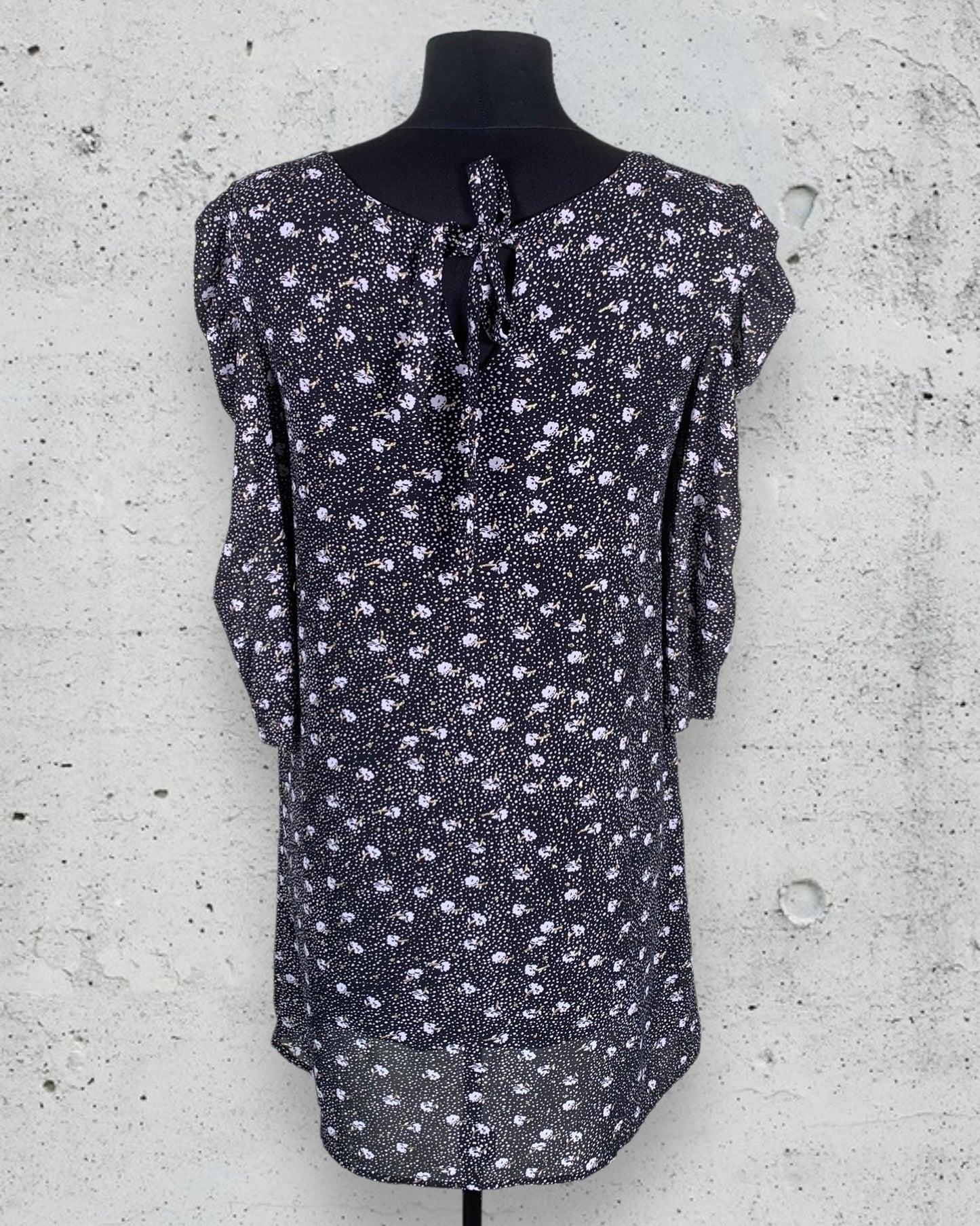 Robe Season ( S / 36 / 8 )