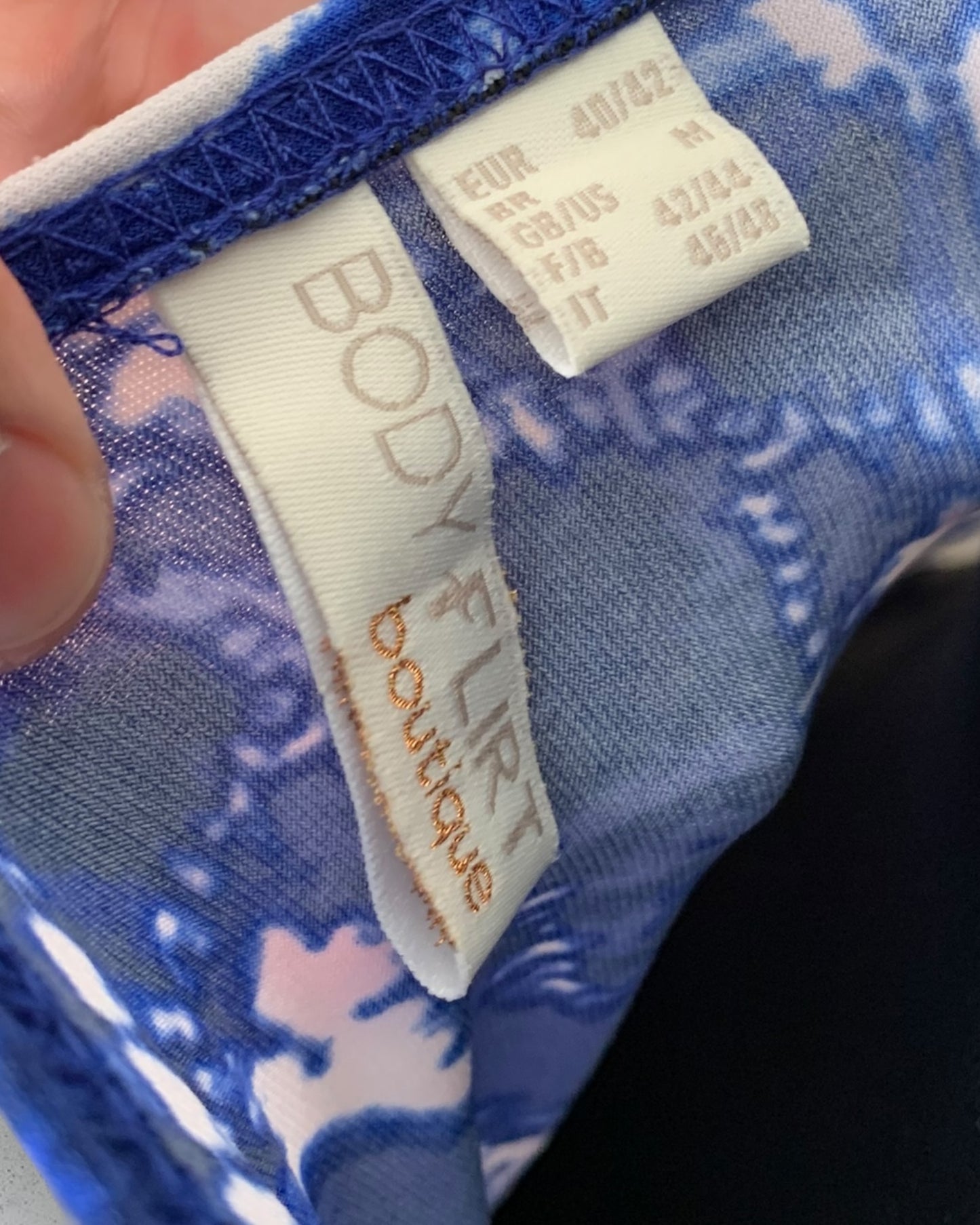 Robe Bodyflirt ( L / 40 / 12 ) ( XL / 42 / 14 )