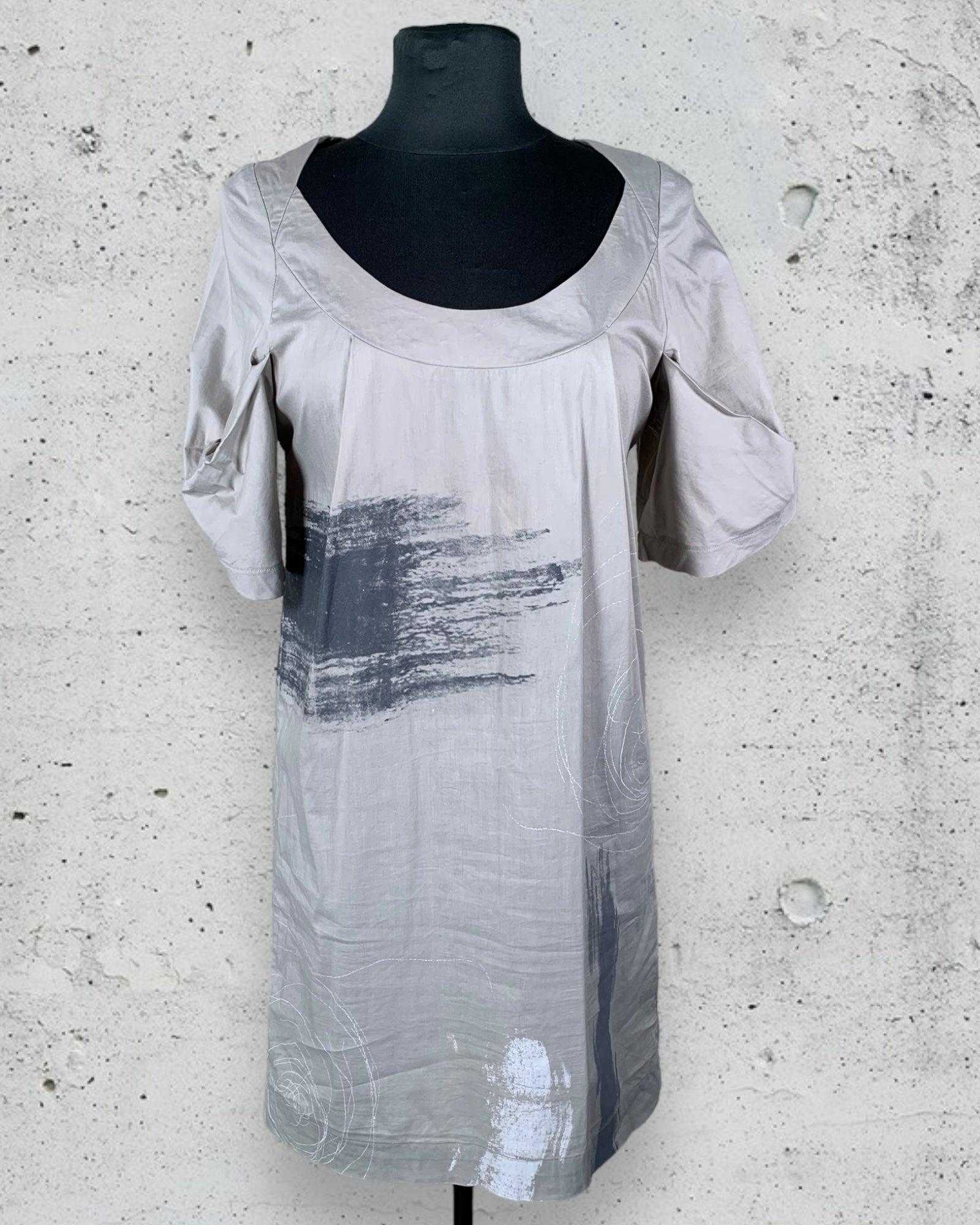Robe Droite IKKS Taille 36 - Imprimé Kaki Et Noir - Manches Courtes - Neuf Sans étiquettes