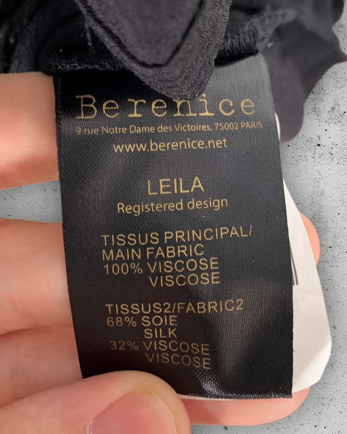 Robe Berenice "LEILA" ( L / 40 / 12 )