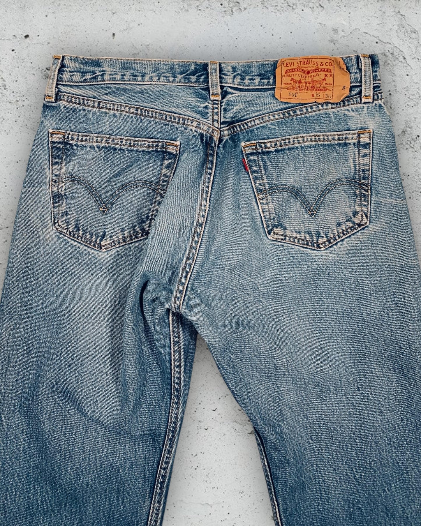 Jean Levi's 501 W35 L36 ( L / US 35 / FR 44 )