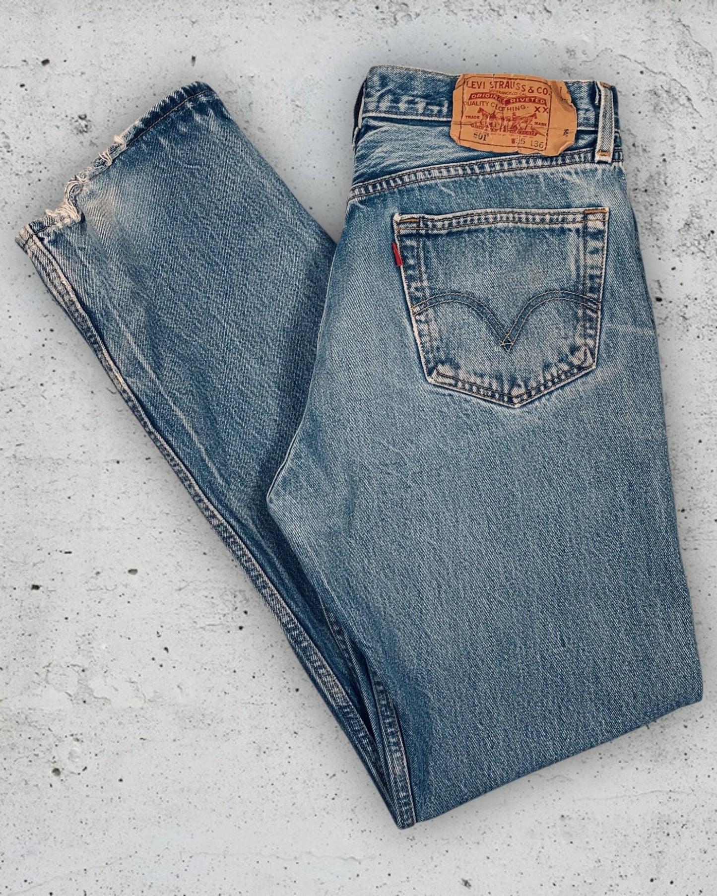 Jean Levi's 501 W35 L36 ( L / US 35 / FR 44 )