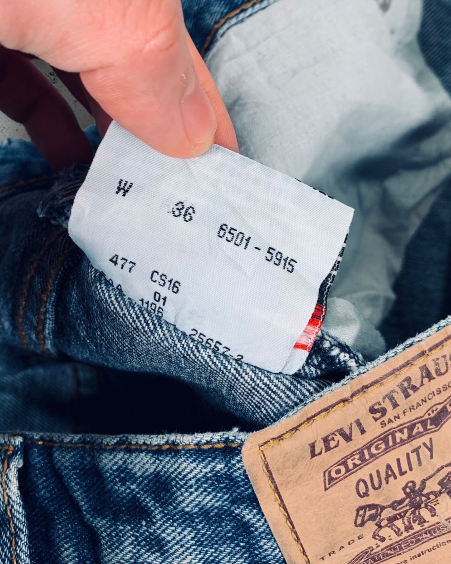 Jean Levi's 501 W36 ( L / US 36 / FR 44-46 )