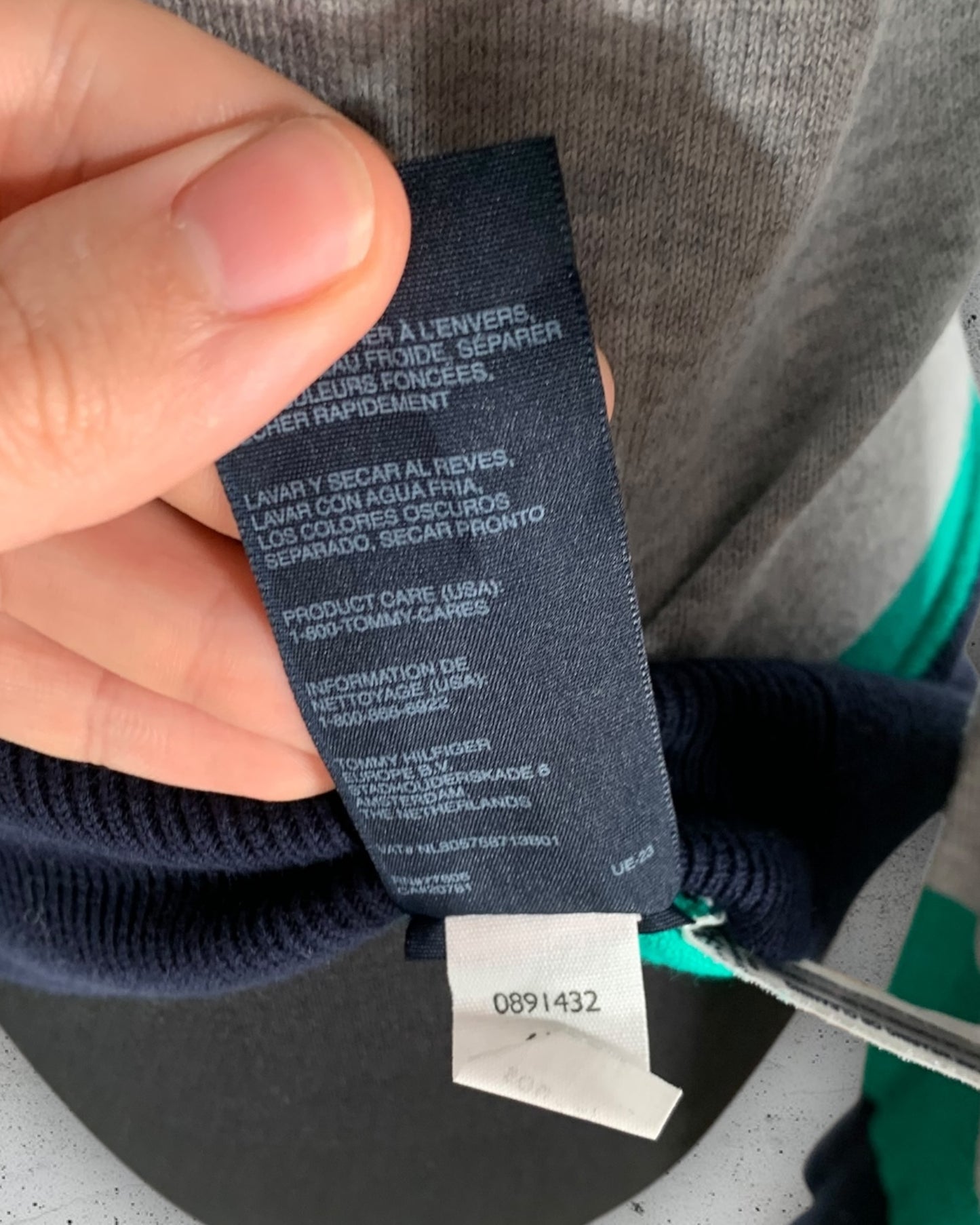 Pull Col V Tommy Hilfiger ( M / 38 / 10 )