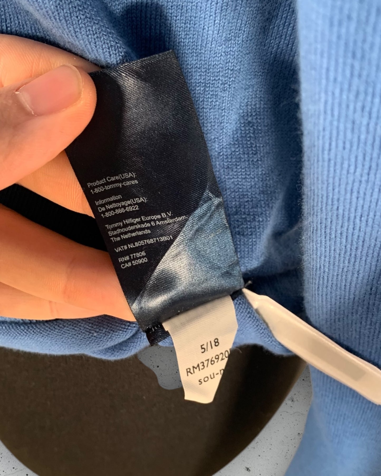 Pull Col V Tommy Hilfiger ( M / 38 / 10 )