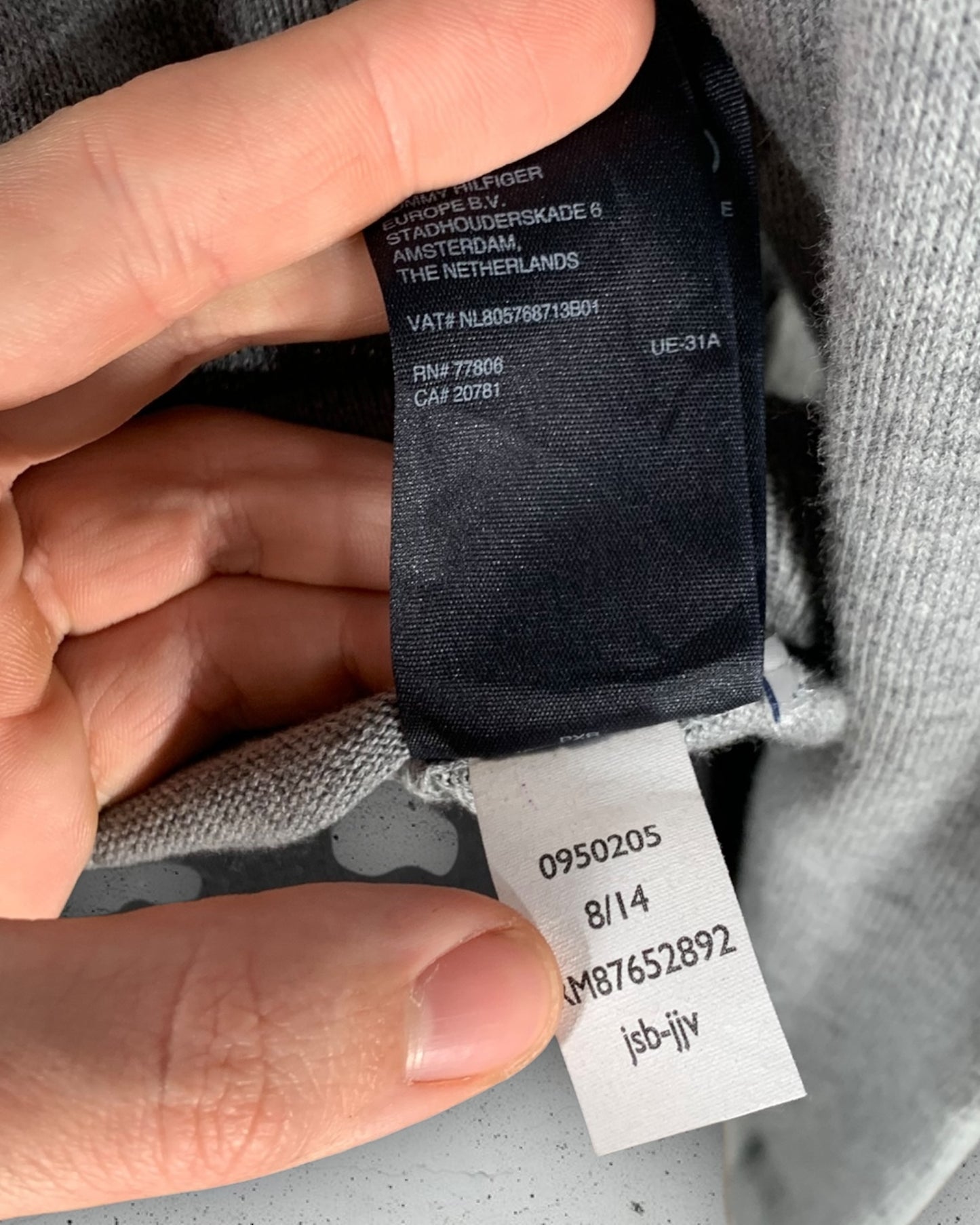 Pull Col V Tommy Hilfiger ( M / 38 / 10 )