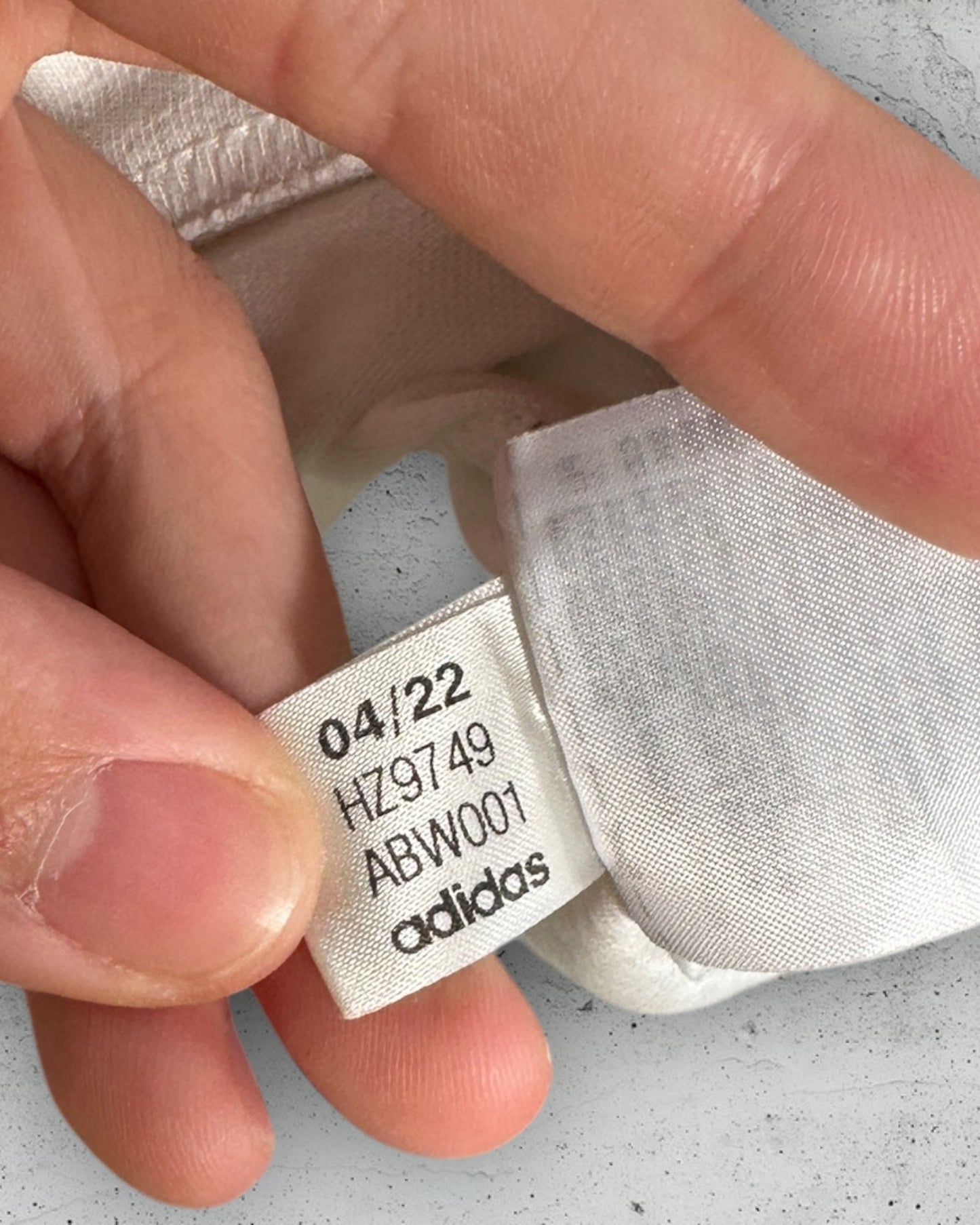 T-Shirt Adidas ( XL / 42 / 14 )