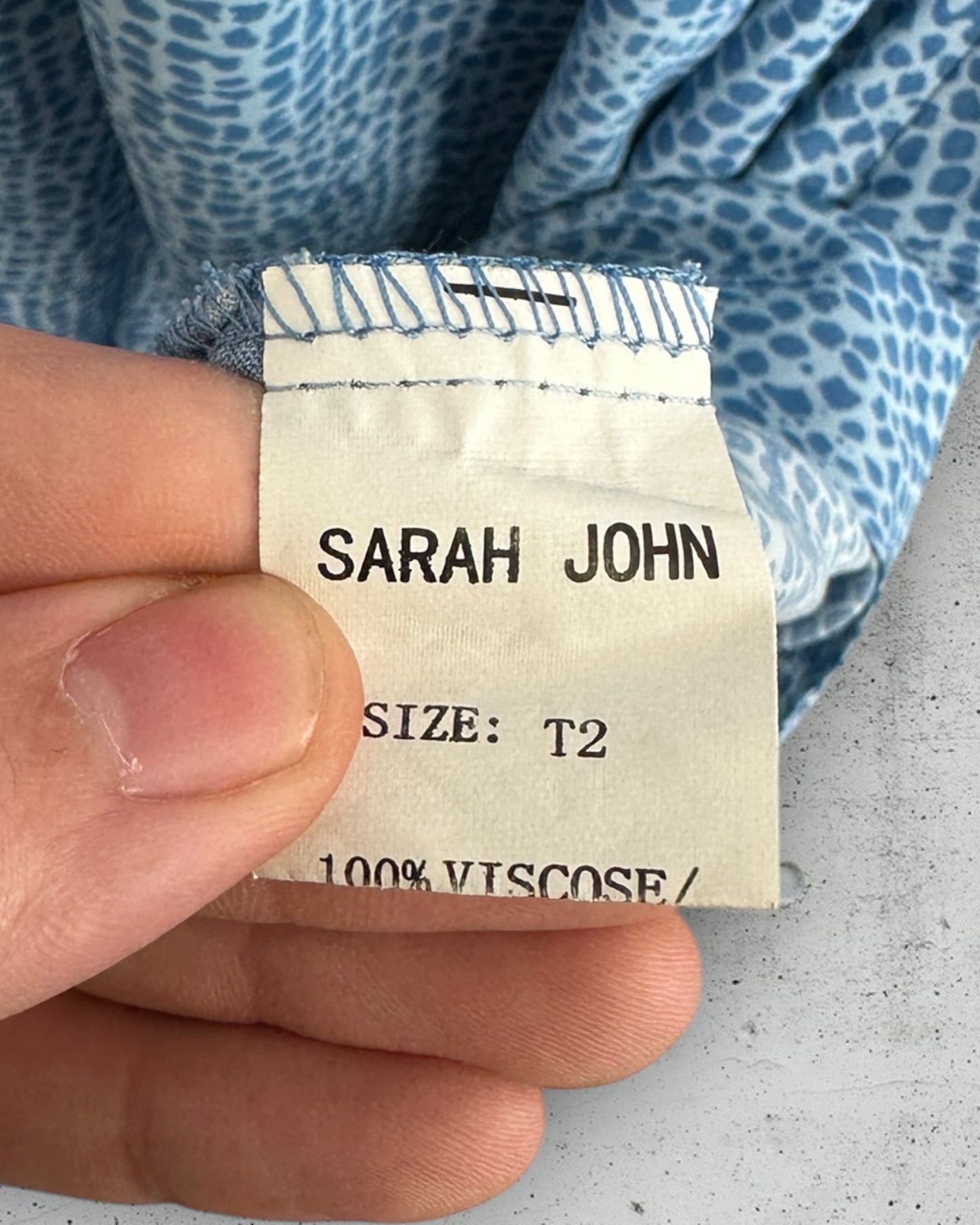 Robe Sarah John ( L / 40 / 12 )