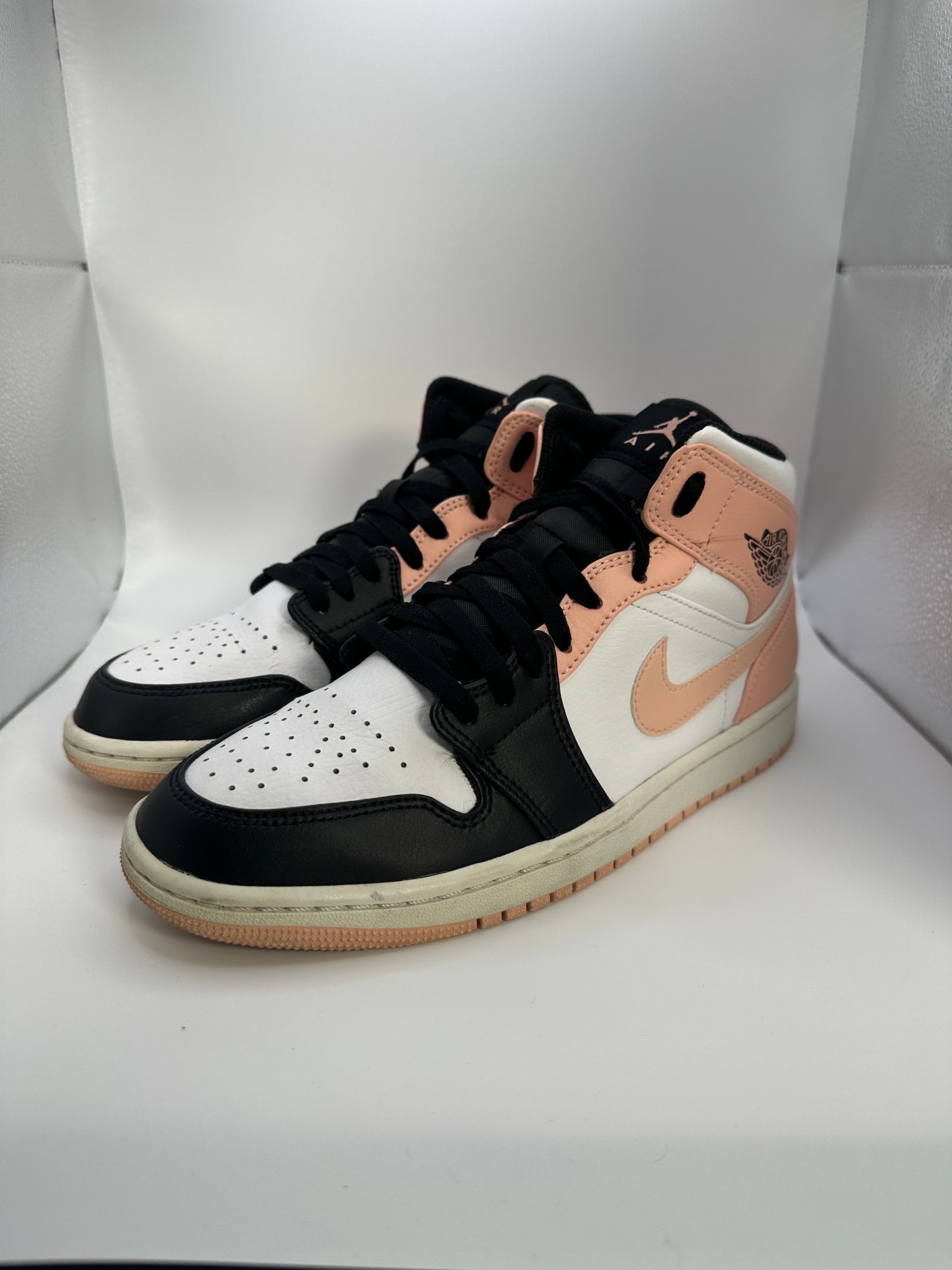 Nike Air Jordan 1 Mid Arctic Orange Black Toe ( US 8.5 / EU 42 )