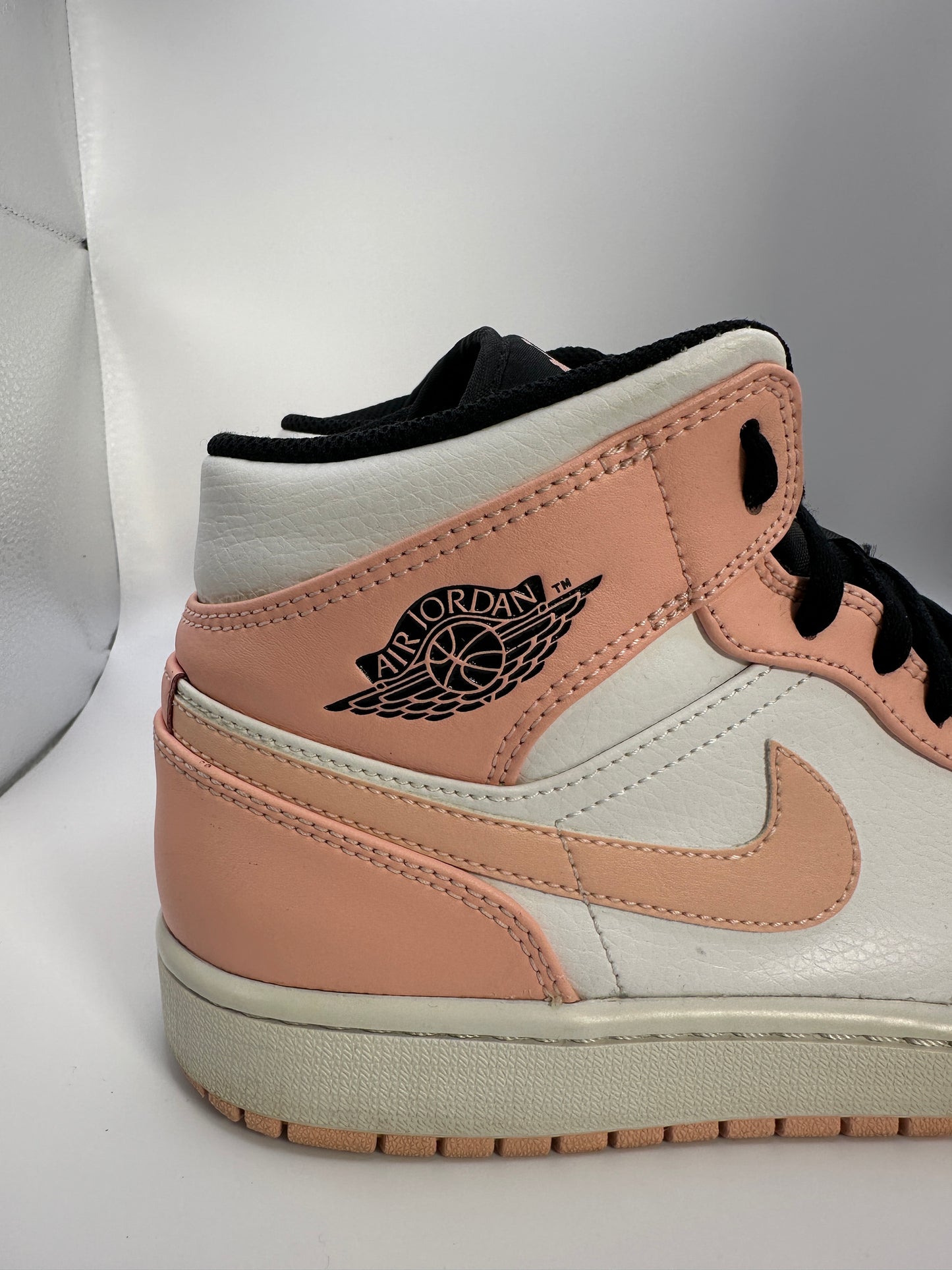 Nike Air Jordan 1 Mid Arctic Orange Black Toe ( US 8.5 / EU 42 )