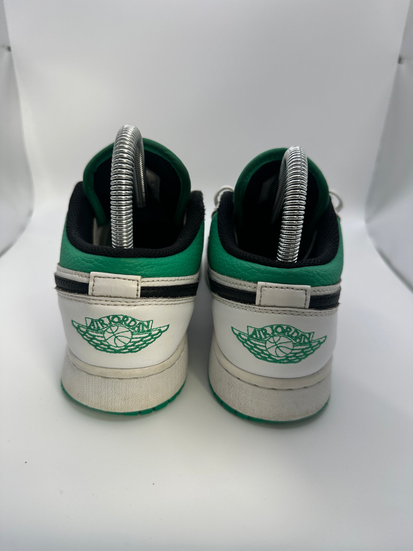 Nike Air Jordan 1 Low GS White Lucky Green ( US 5.5 / EU 38 )