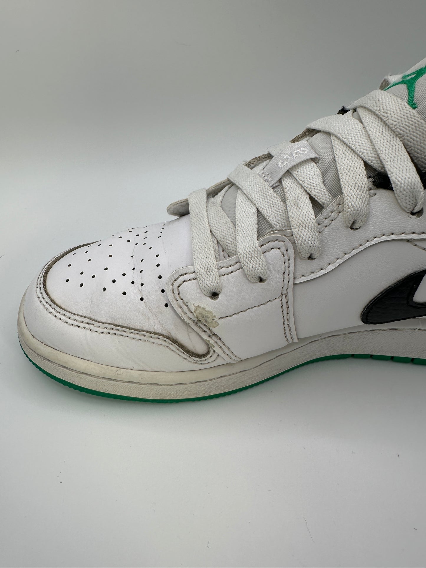 Nike Air Jordan 1 Low GS White Lucky Green ( US 5.5 / EU 38 )
