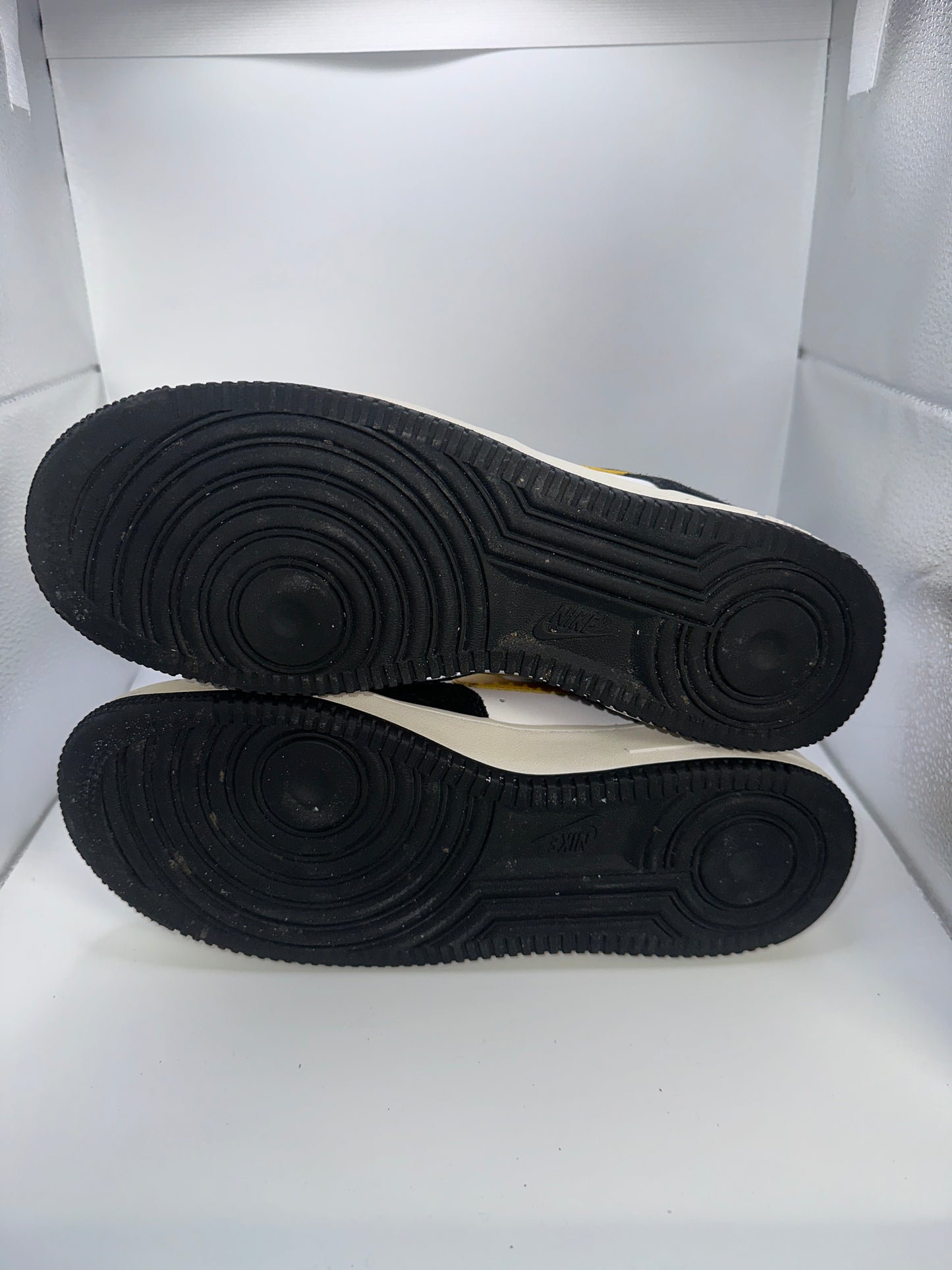 Nike Air Force 1 '07 LV8 Athletic Club - Black University Gold ( US 9 / EU 42.5 )