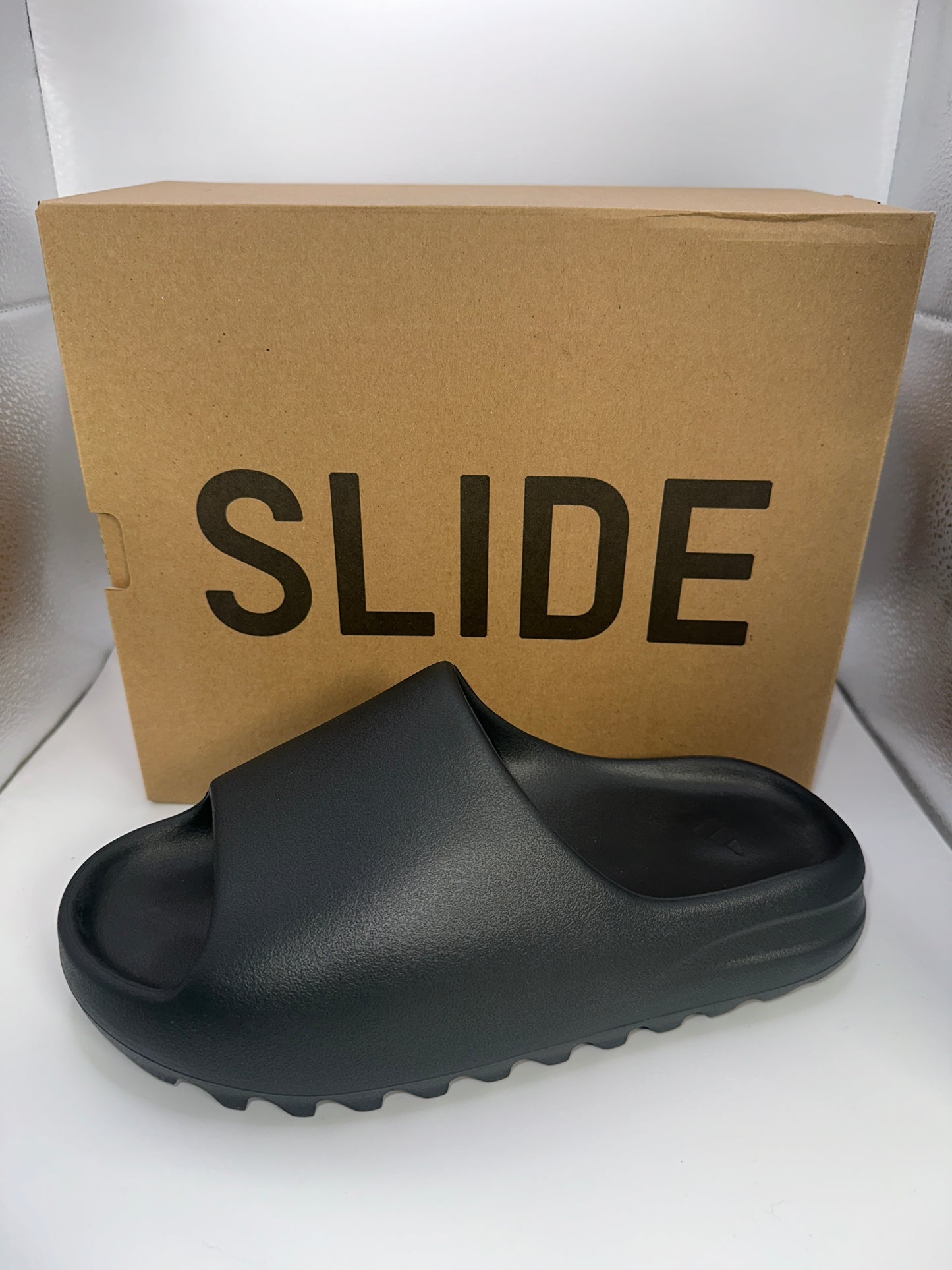 Adidas Yeezy Slide Onyx ( US 6.5 / EU 39 )