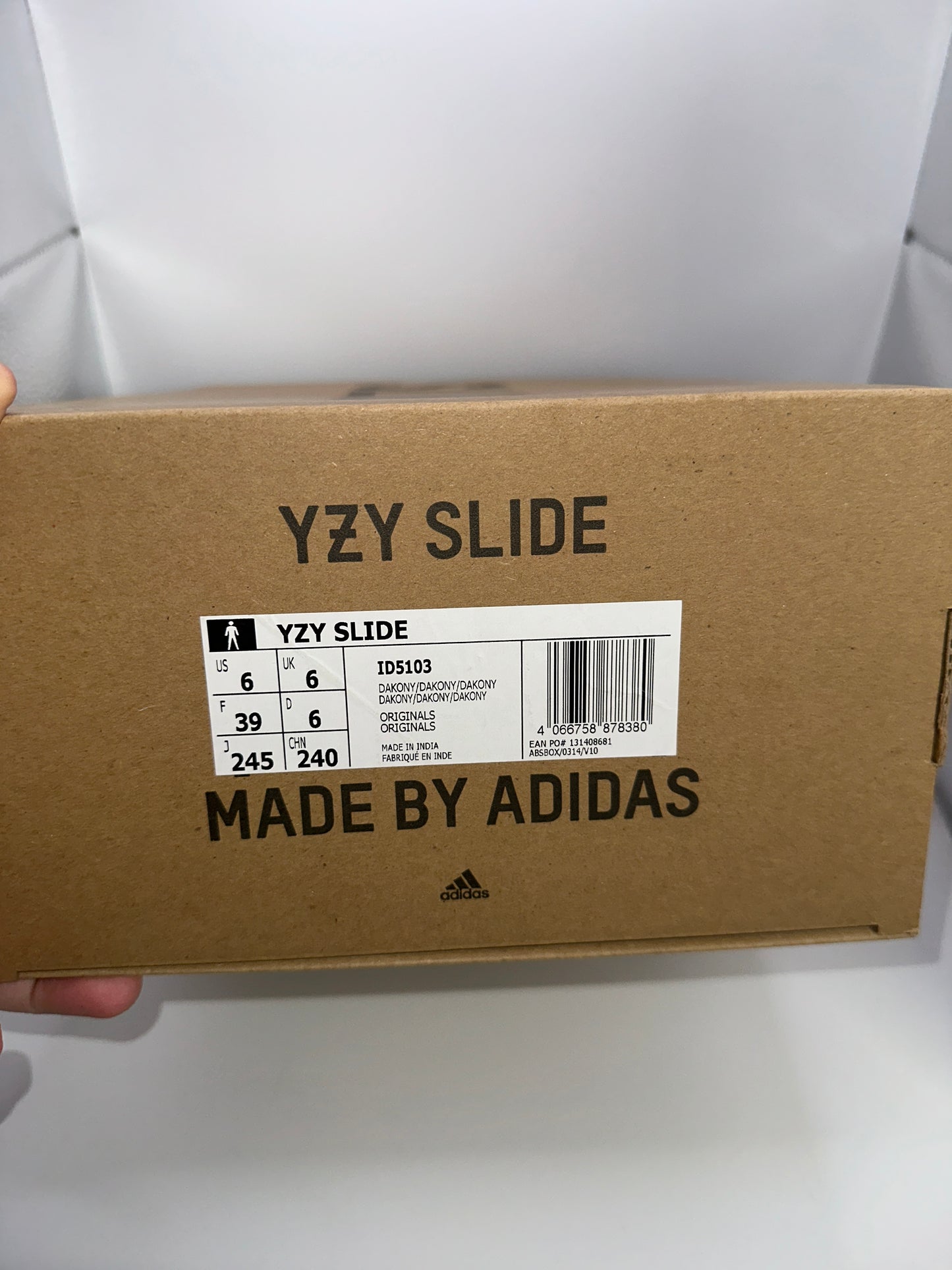 Adidas Yeezy Slide Onyx ( US 6.5 / EU 39 )