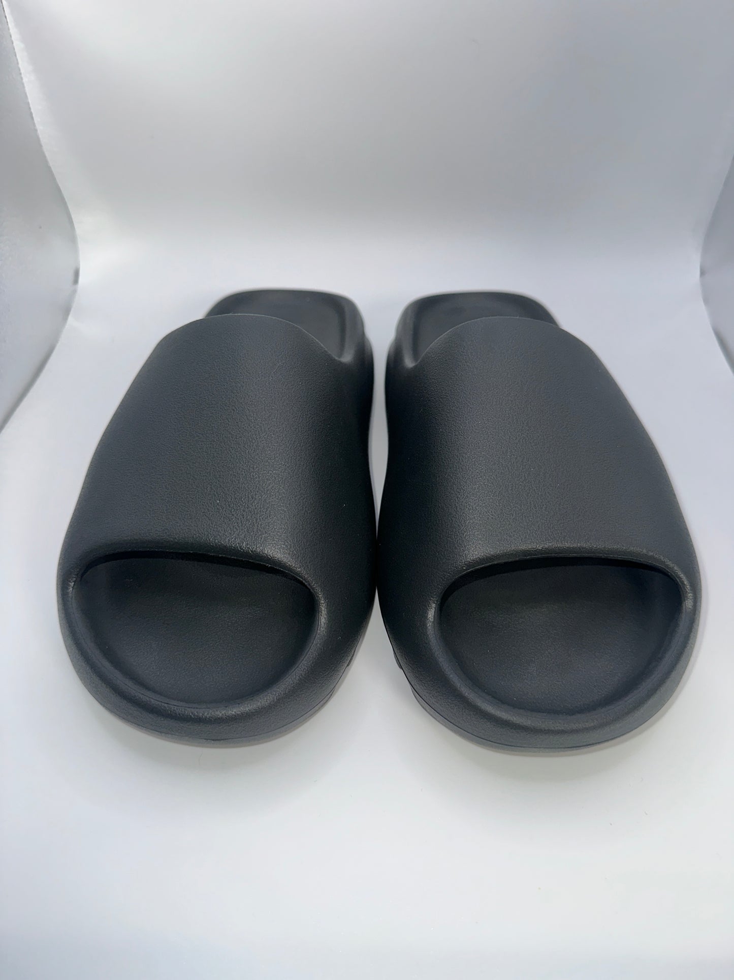 Adidas Yeezy Slide Onyx ( US 6.5 / EU 39 )
