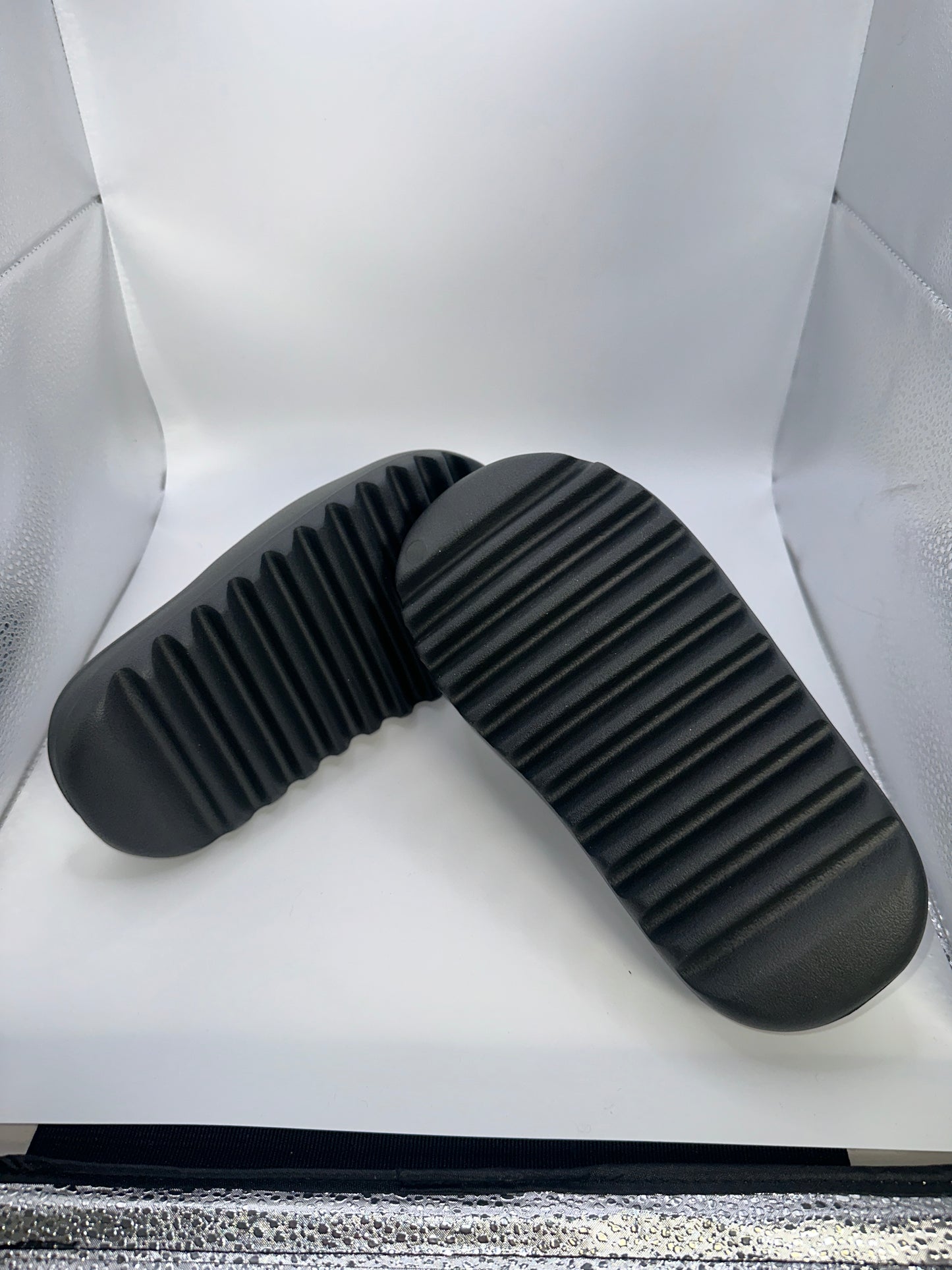 Adidas Yeezy Slide Onyx ( US 6.5 / EU 39 )