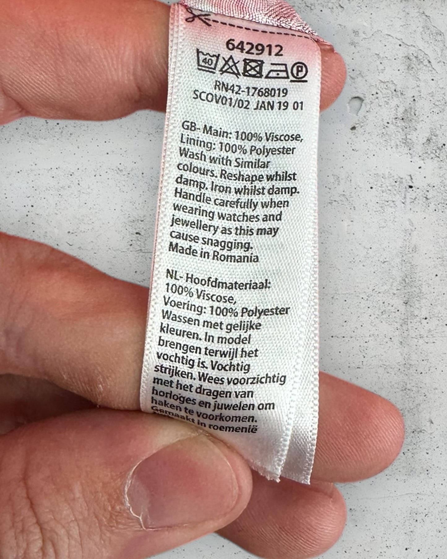 Robe Monsoon ( L / 40 / 12 )