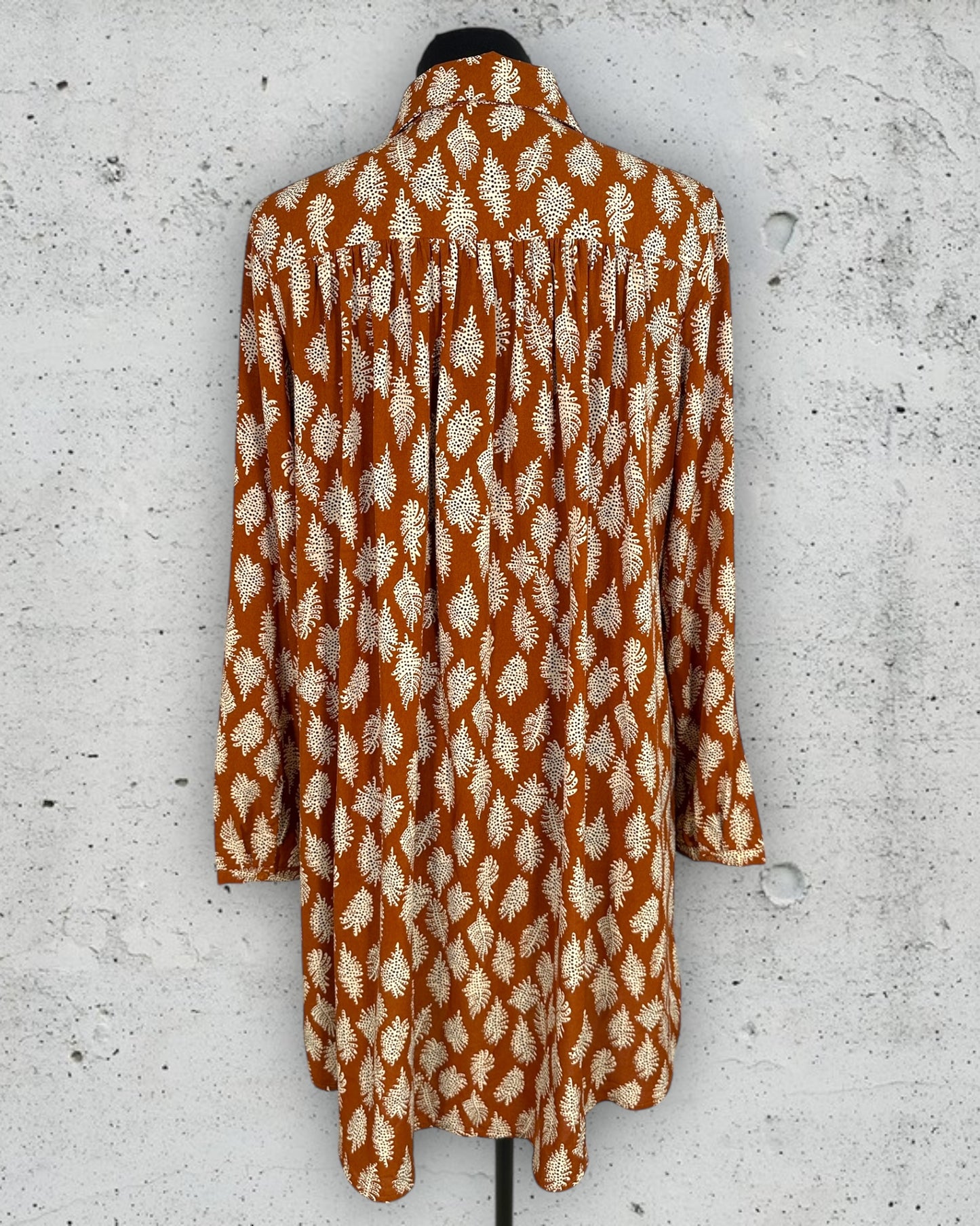 Robe Emma Ella ( M / 38 / 10 )( L / 40 / 12 )