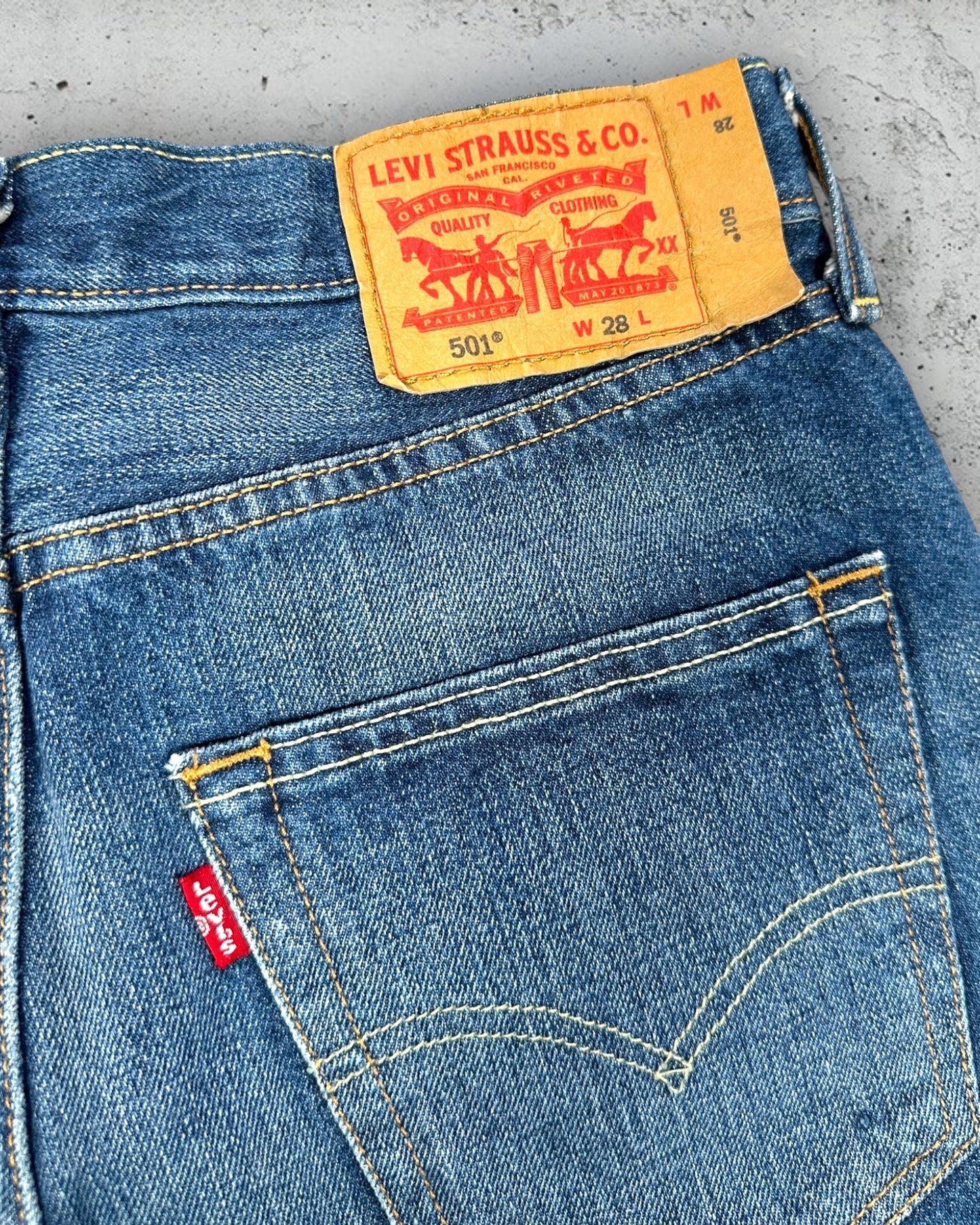Short Levi's 501 ( S / US 28 / FR 36 )