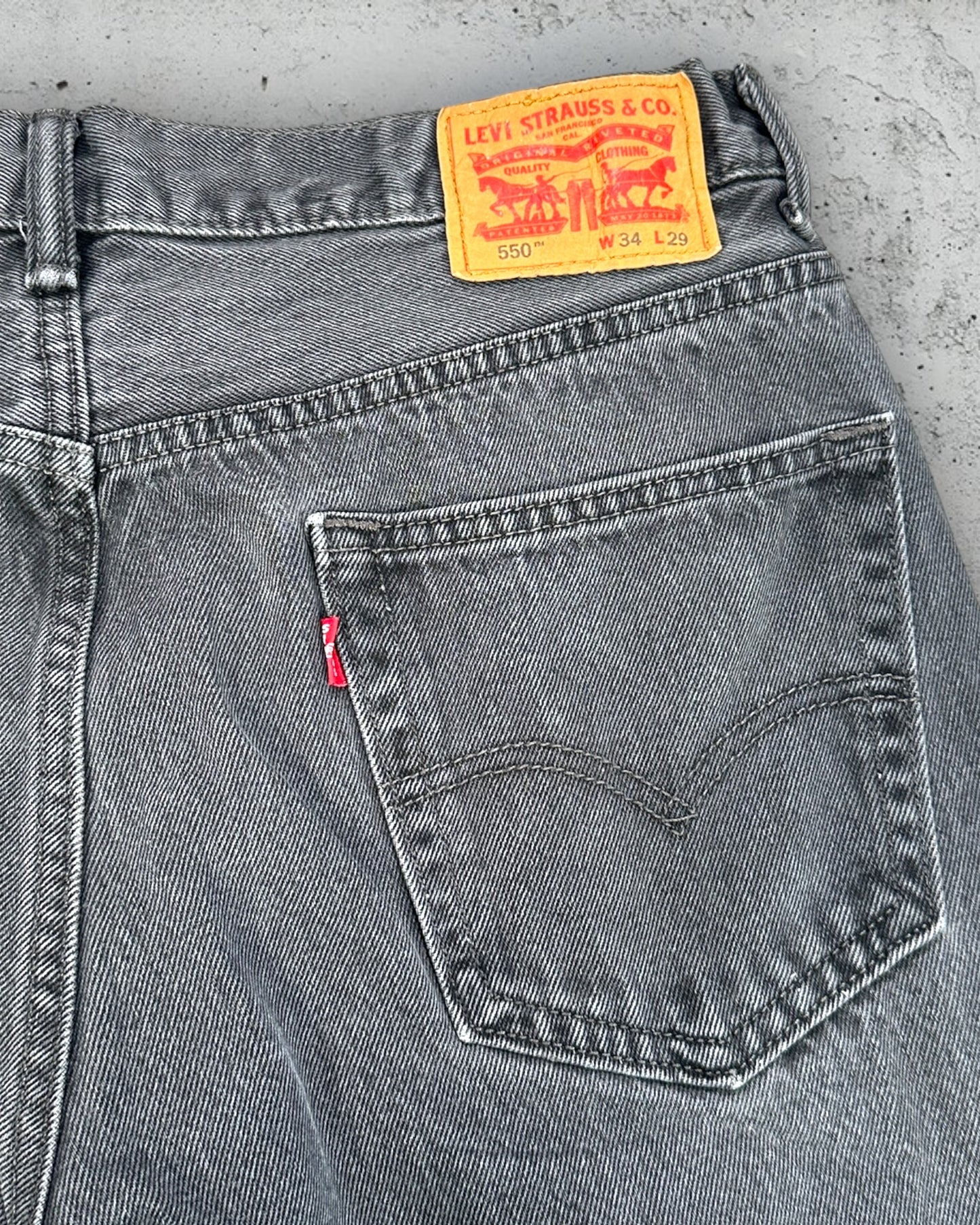 Jean Levi's 550 W34 L29 ( L / US 34 / FR 42-44 )