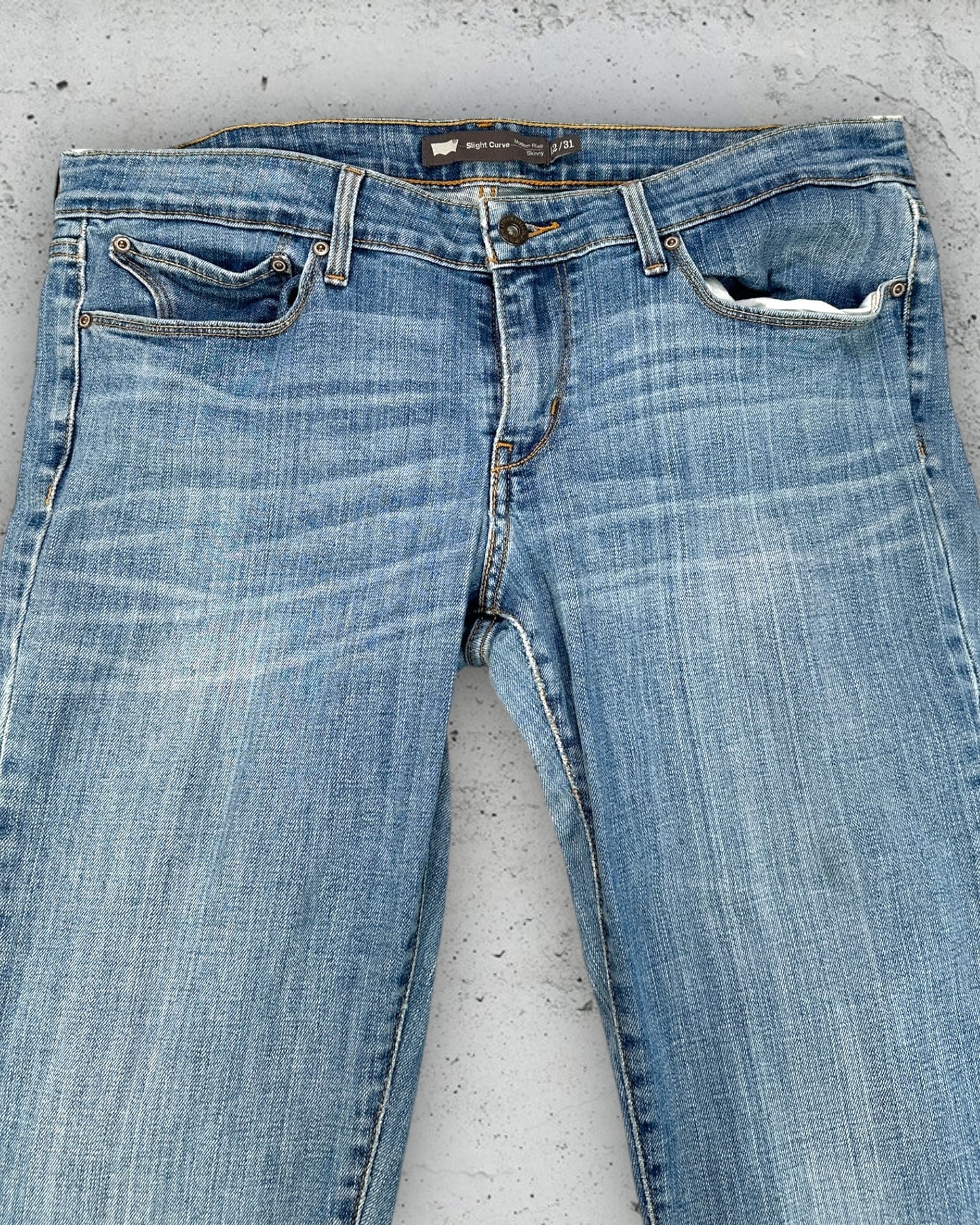Jean Levi's 505 Slight Curve Modern Rise Skinny W31 L34 ( S / US 31 / FR 38-40 )