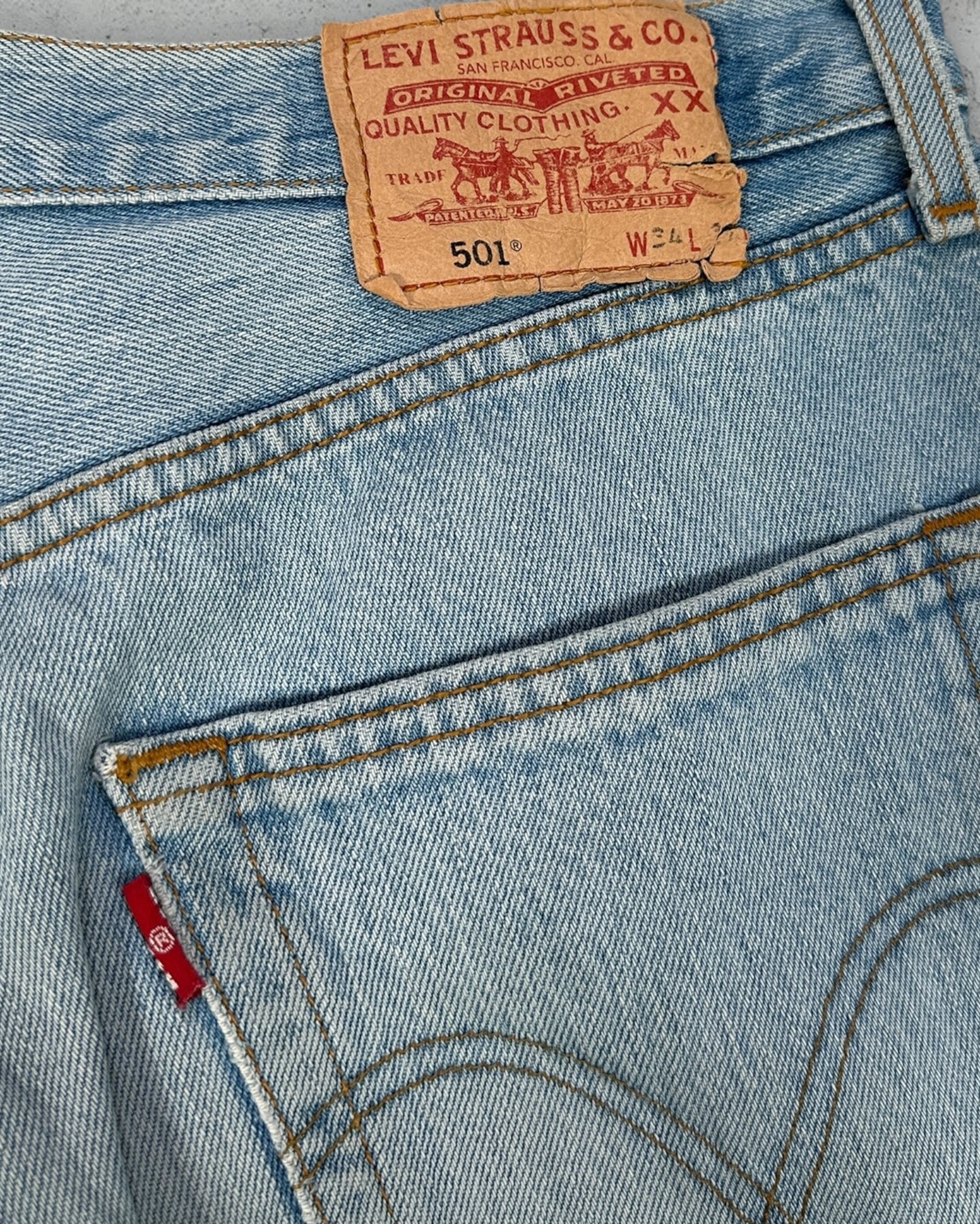 Short Levi's 501 W34 ( L / US 34 / FR 42-44 )