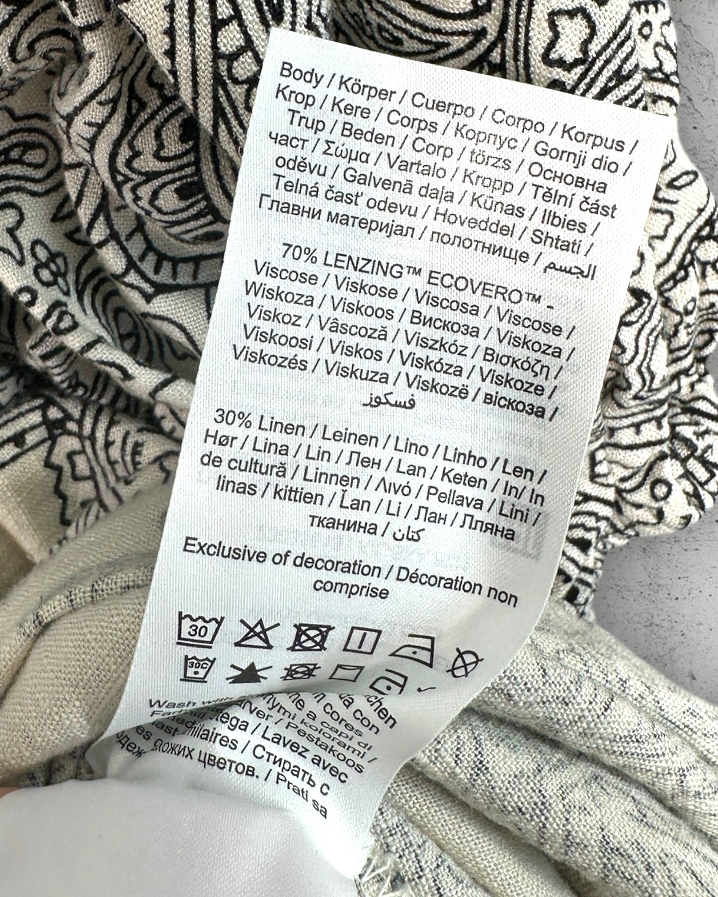 Robe Object ( L / 40 / 12 )