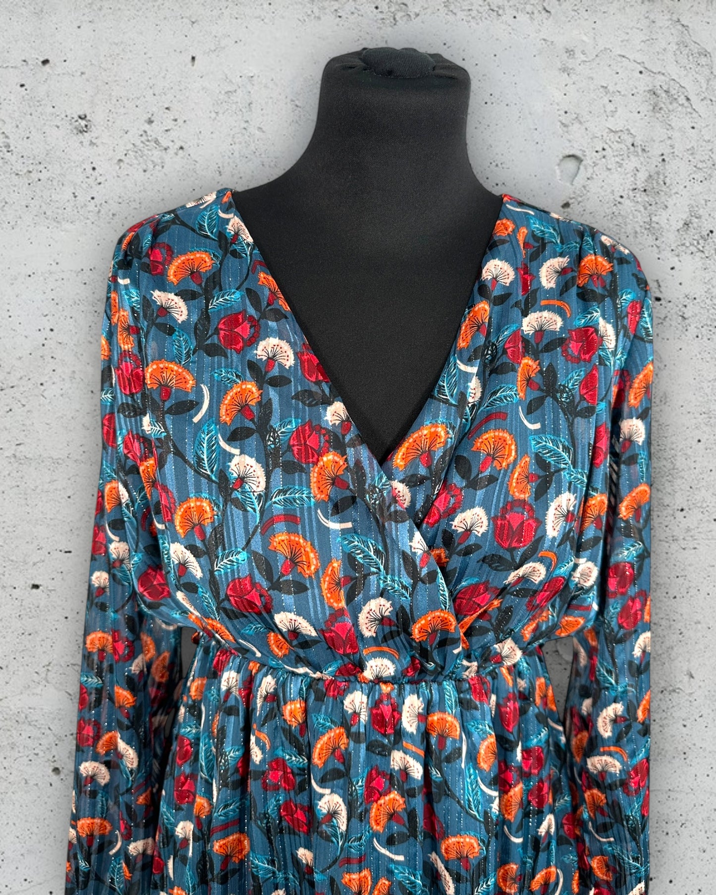 Robe Ikoone & Bianka ( M / 38 / 10 )( L / 40 / 12 )