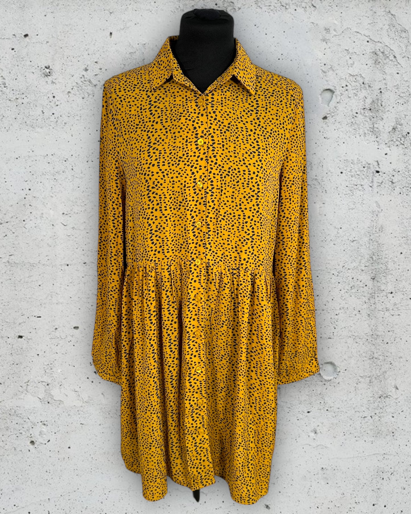 Robe Emma Ella ( M / 38 / 10 ) ( L / 40 / 12 )