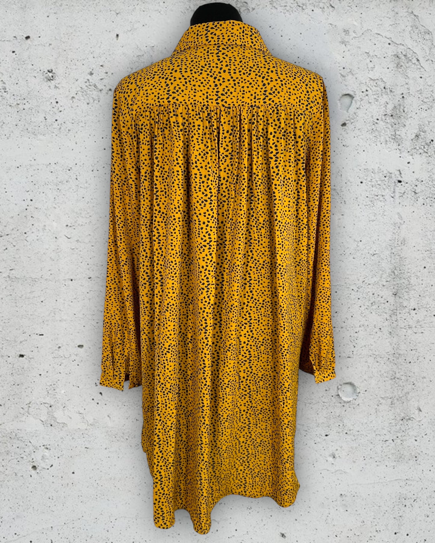 Robe Emma Ella ( M / 38 / 10 ) ( L / 40 / 12 )