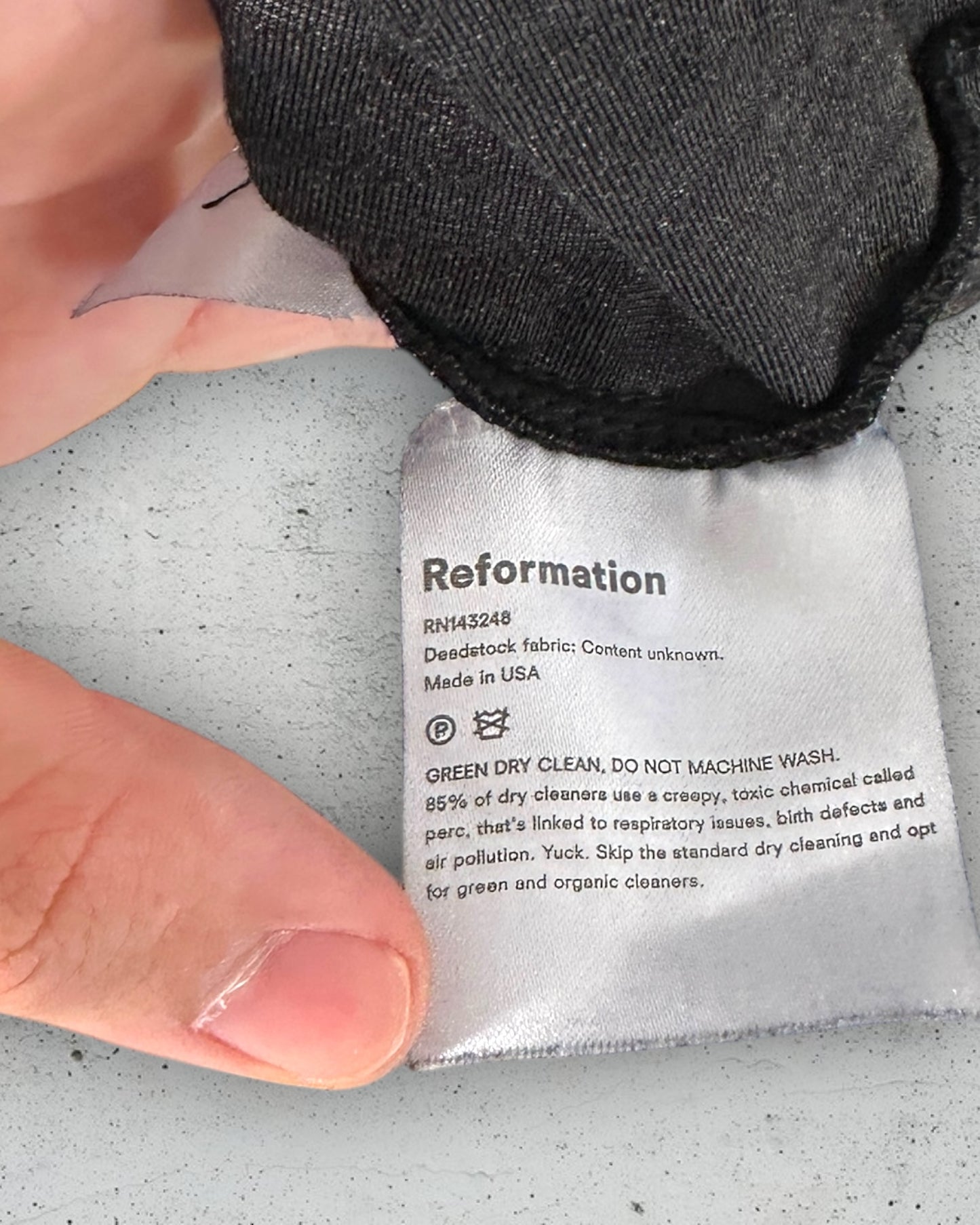 Robe Reformation ( M / 38 / 10 )