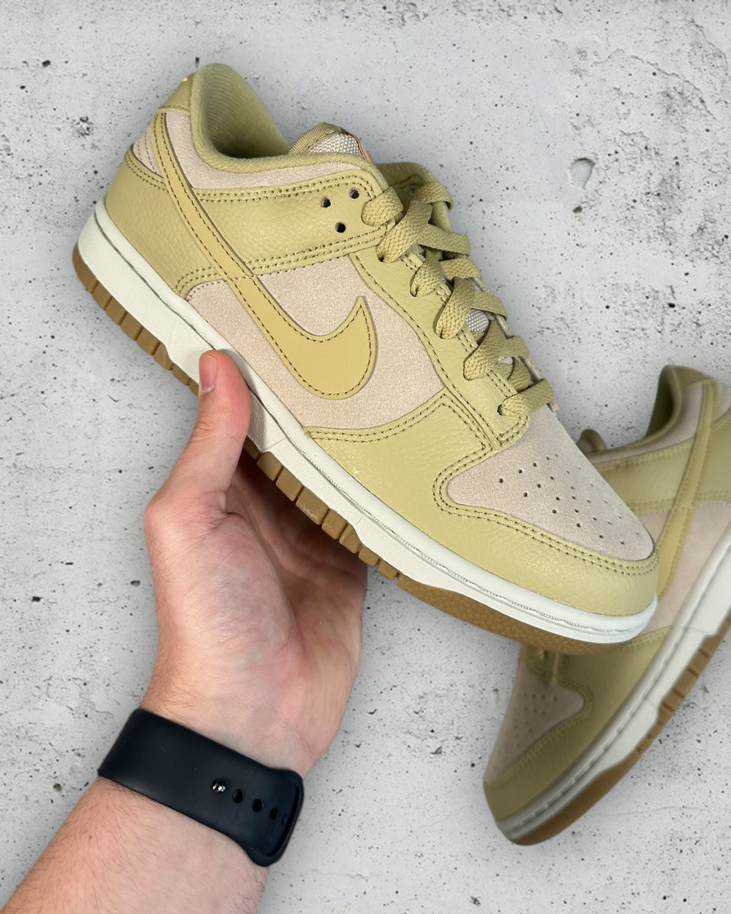 Nike Dunk Low Khaki Suede Gum ( US 7 / EU 40 )
