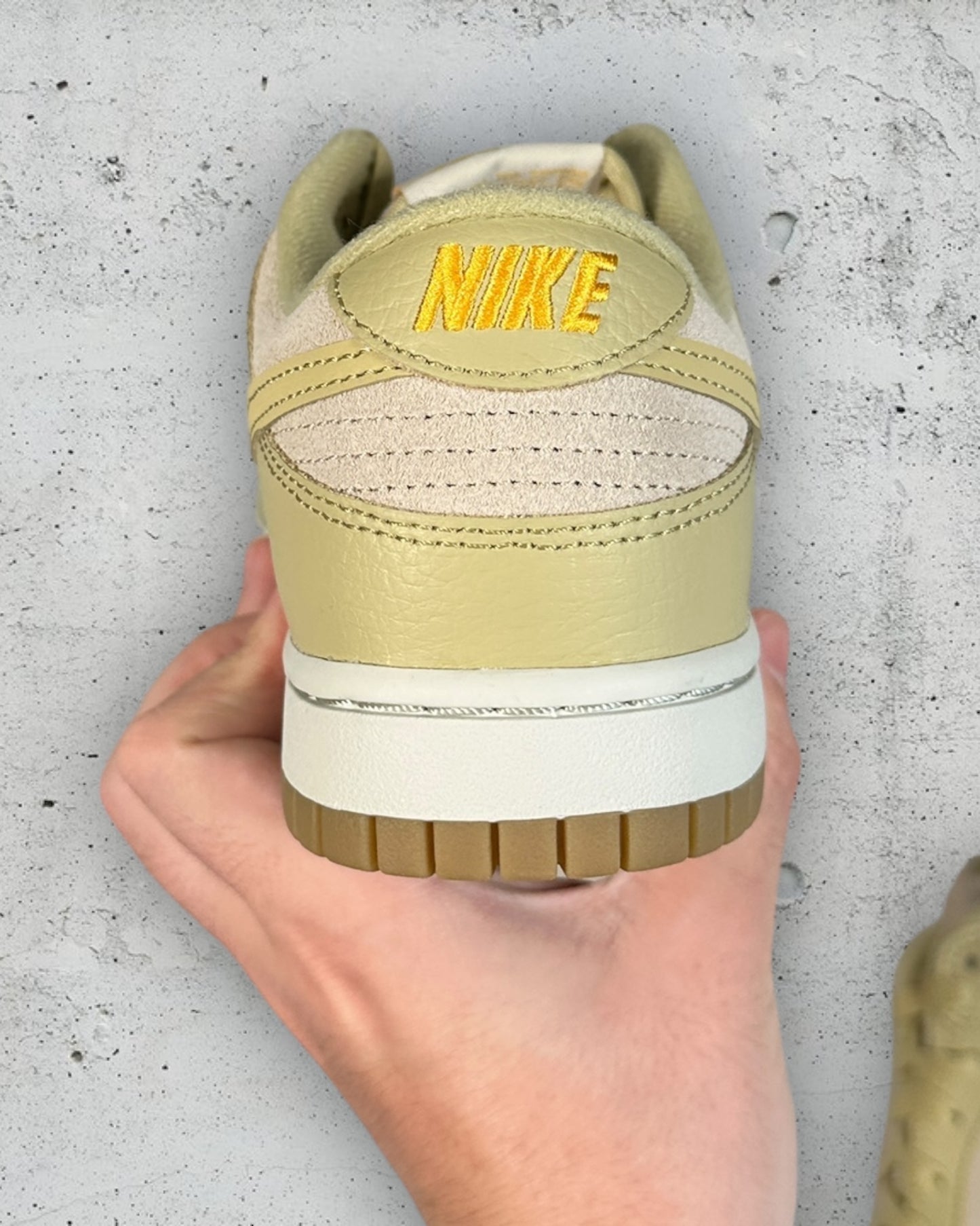 Nike Dunk Low Khaki Suede Gum ( US 6.5 / EU 39 )