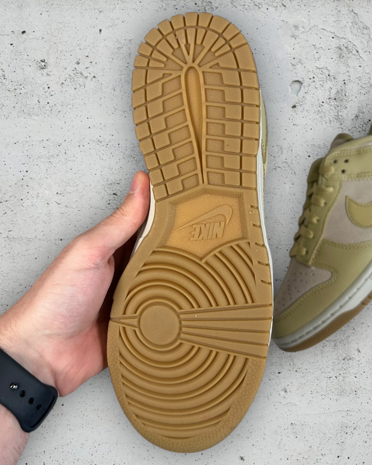 Nike Dunk Low Khaki Suede Gum ( US 6.5 / EU 39 )