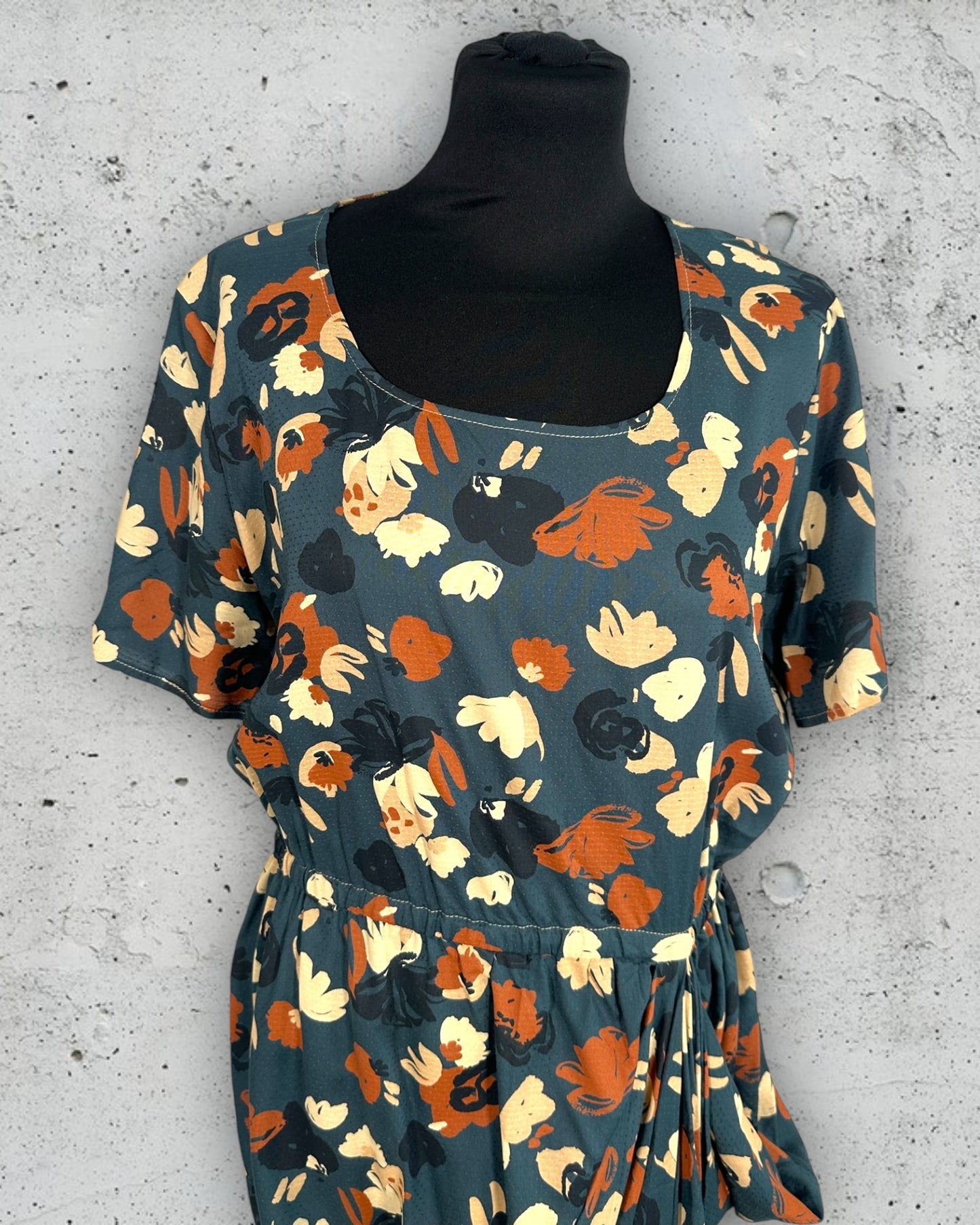Robe V & The Independent Clothes (Taille Unique)