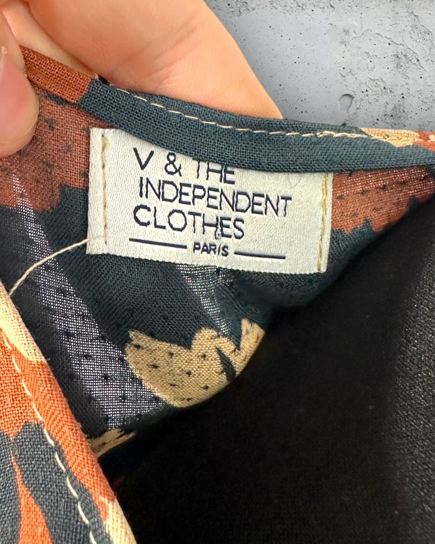 Robe V & The Independent Clothes (Taille Unique)