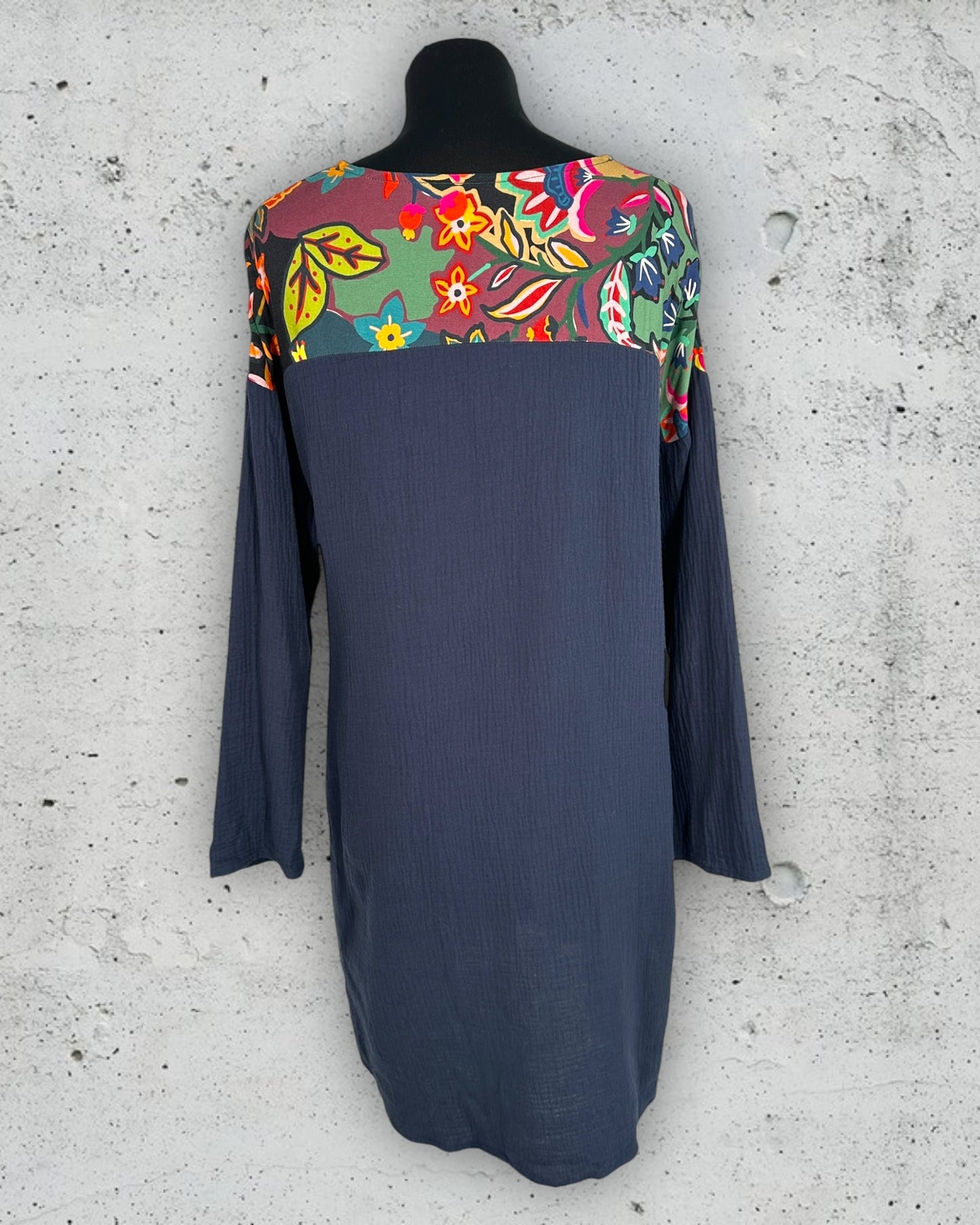 Robe Quintessence (M / 38 / 10)