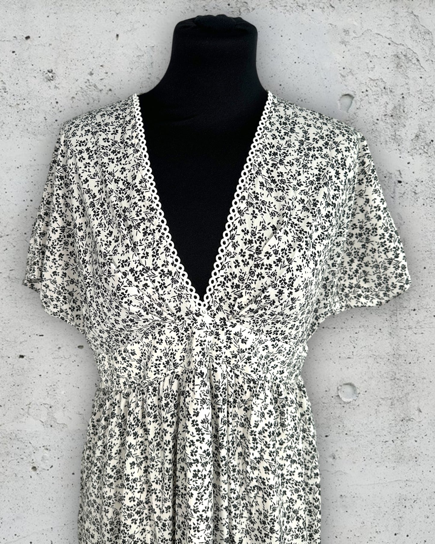 Robe In April 1986 ( M / L / 38 / 10 - 40 / 12 )
