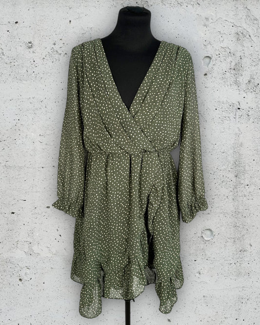 Robe Emma Ella ( L / 40 / 12 )