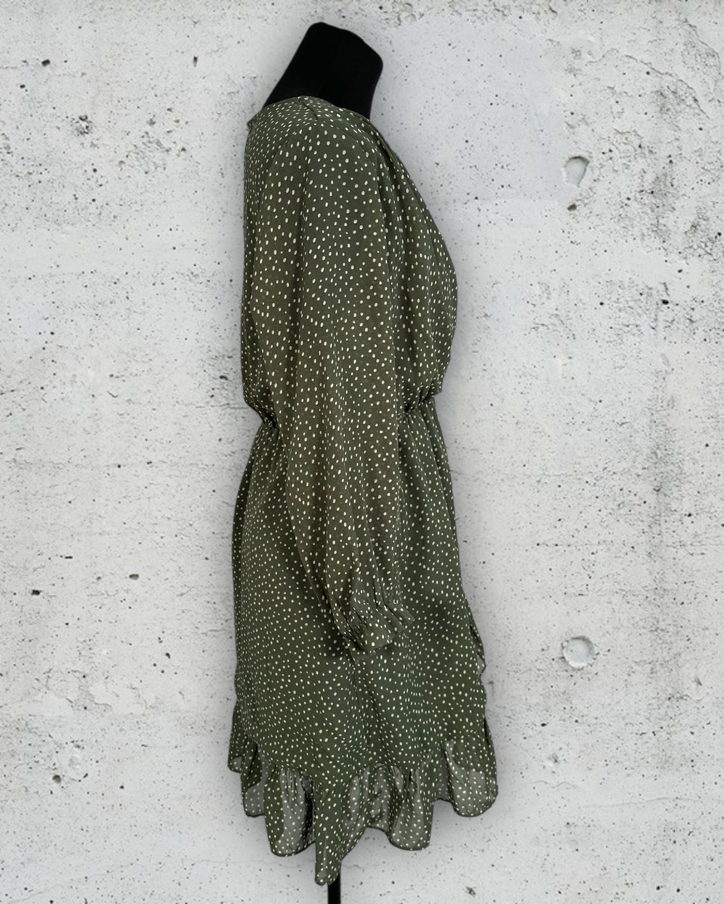 Robe Emma Ella ( L / 40 / 12 )