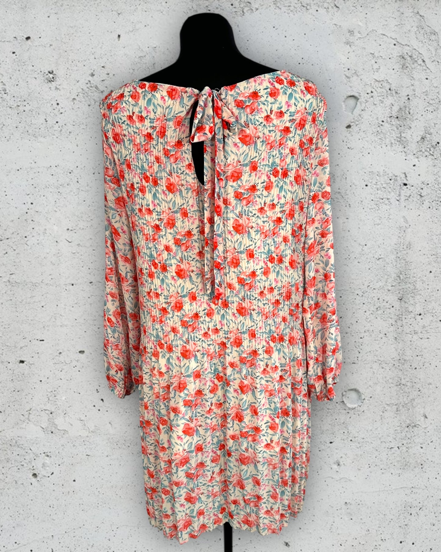 Robe Emma Ella ( L / 40 / 12 )