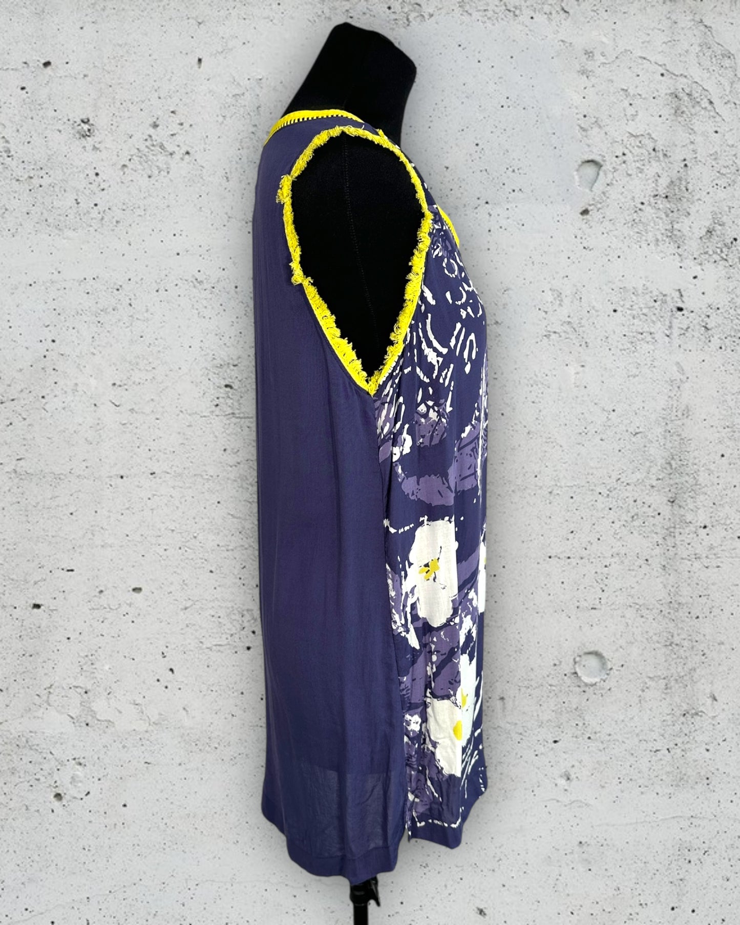 Robe Miss Captain ( L / 40 / 12 )