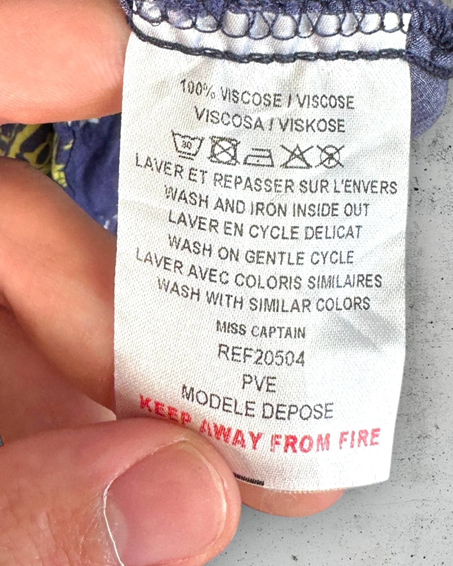 Robe Miss Captain ( L / 40 / 12 )
