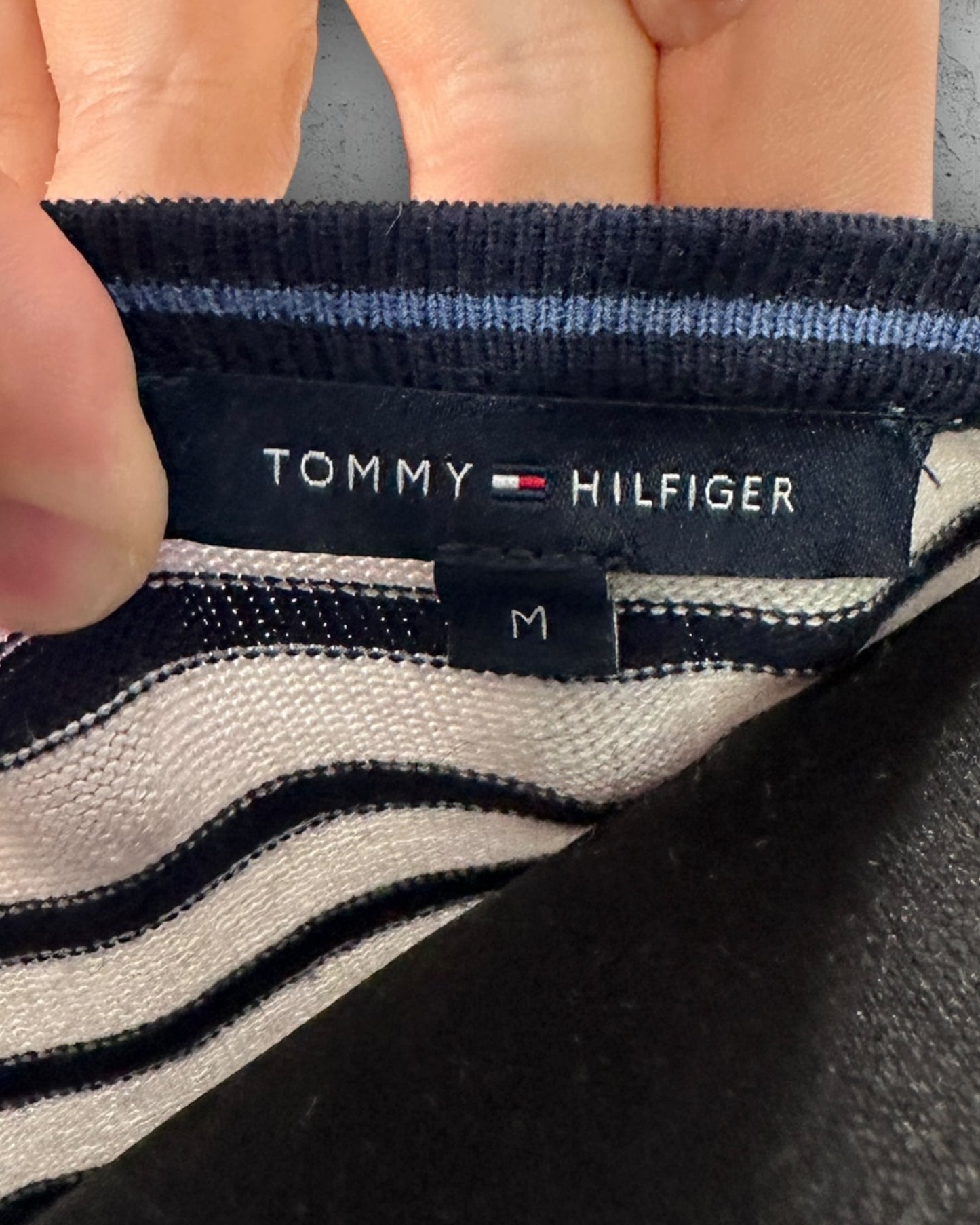 Pull col V Tommy Hilfiger ( M / 38 / 10 )