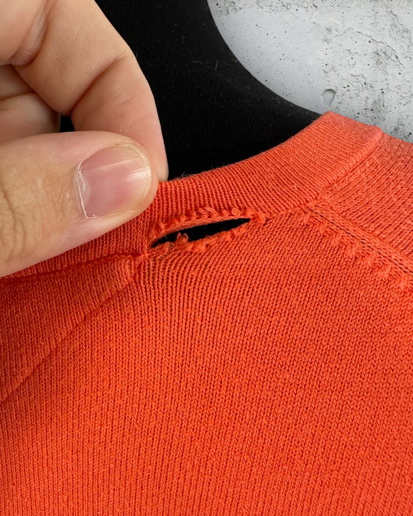 Pull col V Tommy Hilfiger ( Taille unique )
