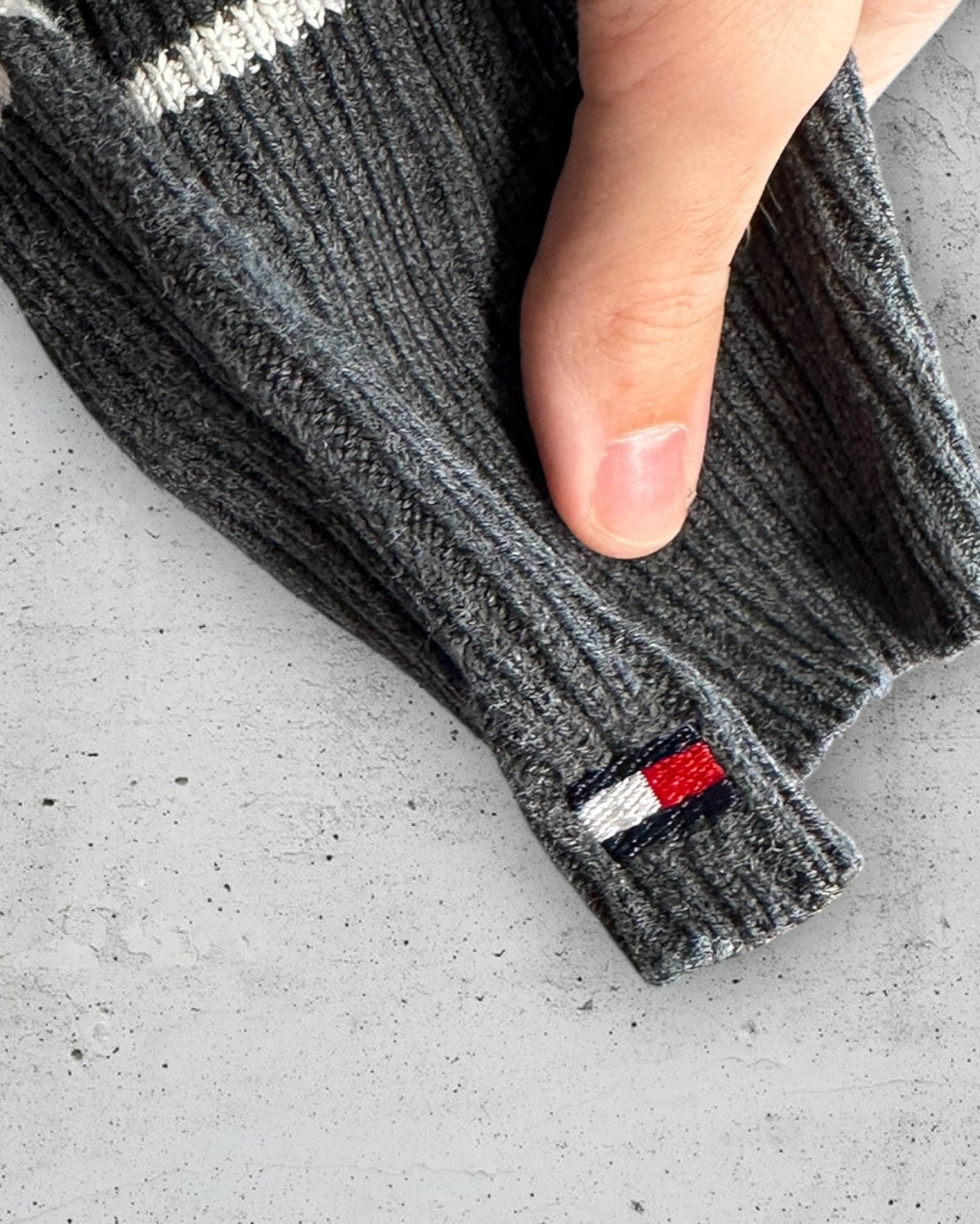 Pull col V Tommy Hilfiger ( XXL / Taille unique )