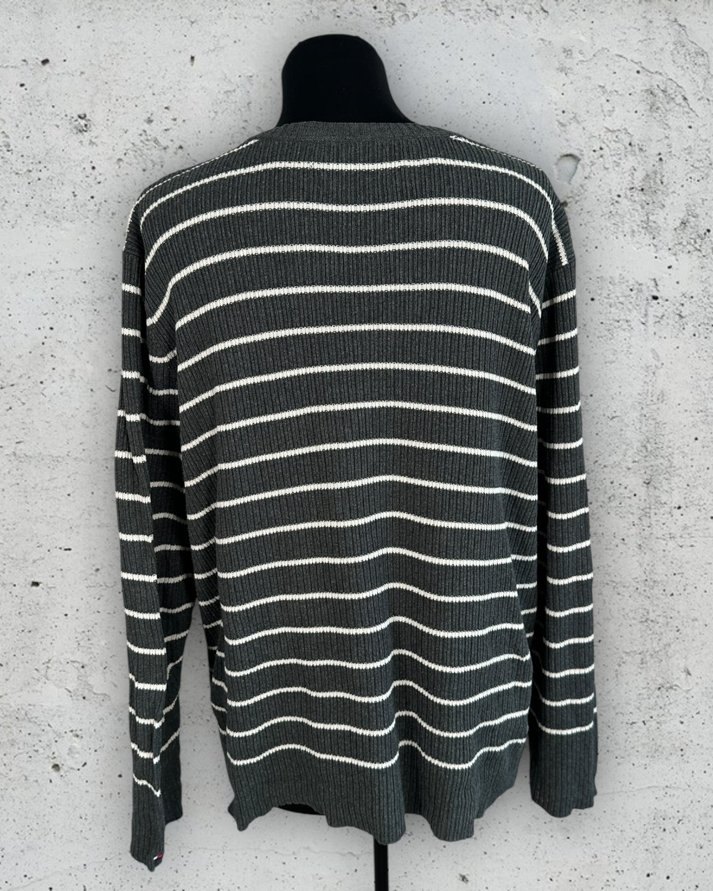 Pull col V Tommy Hilfiger ( XXL / Taille unique )