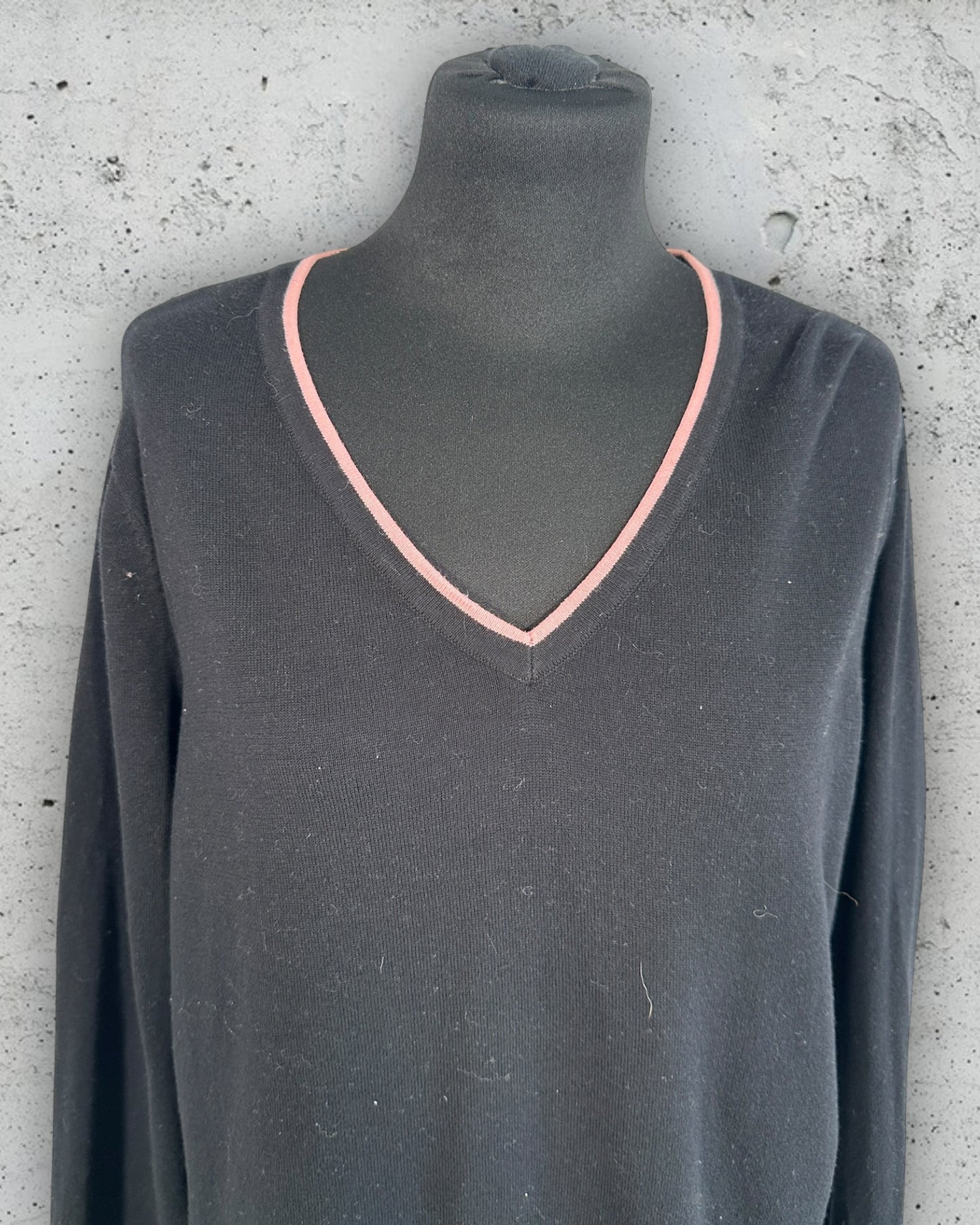 Pull col V Tommy Hilfiger ( Taille unique )